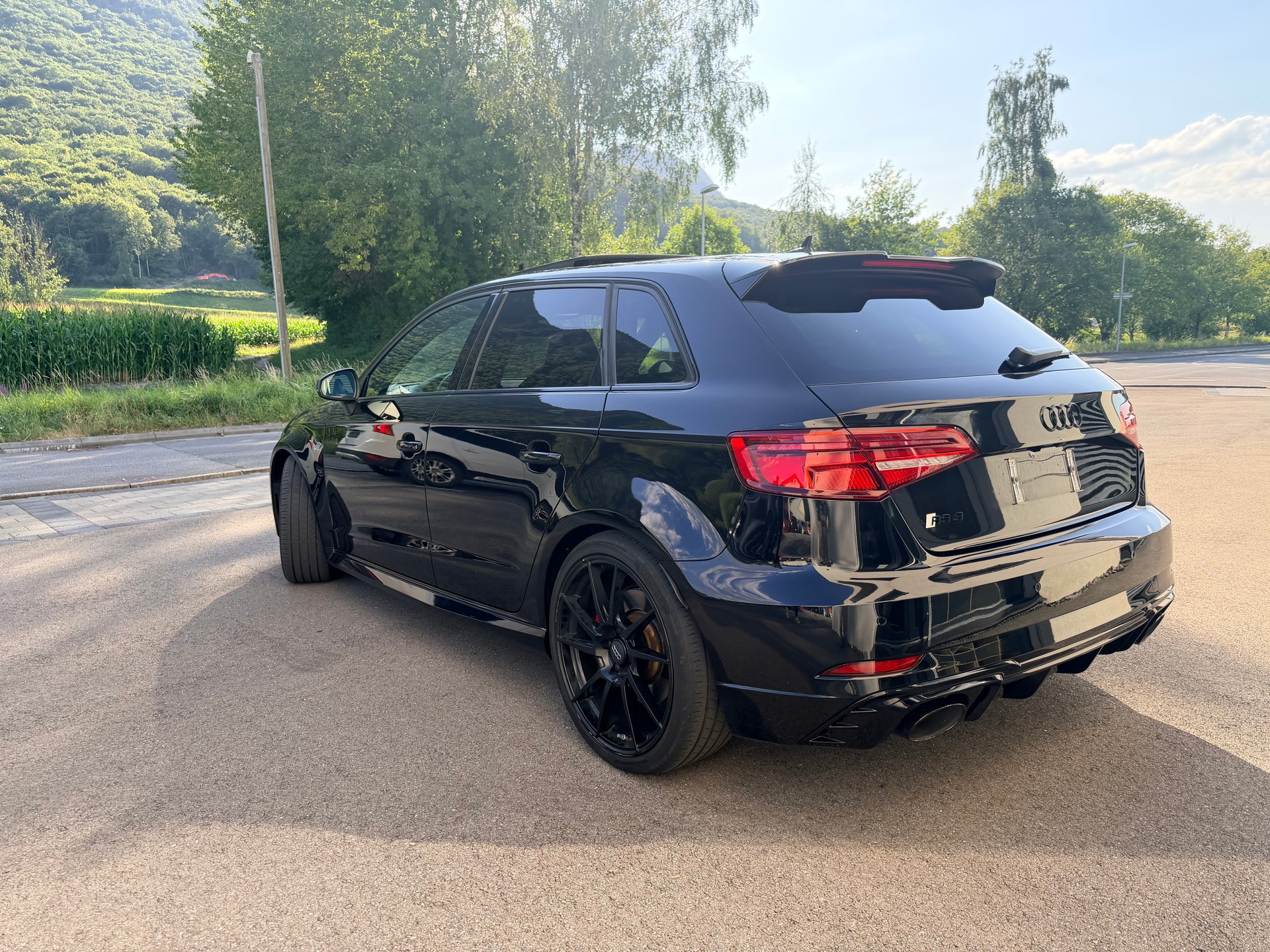 AUDI RS3 Sportback 2.5 TSI quattro S-tronic-image-4