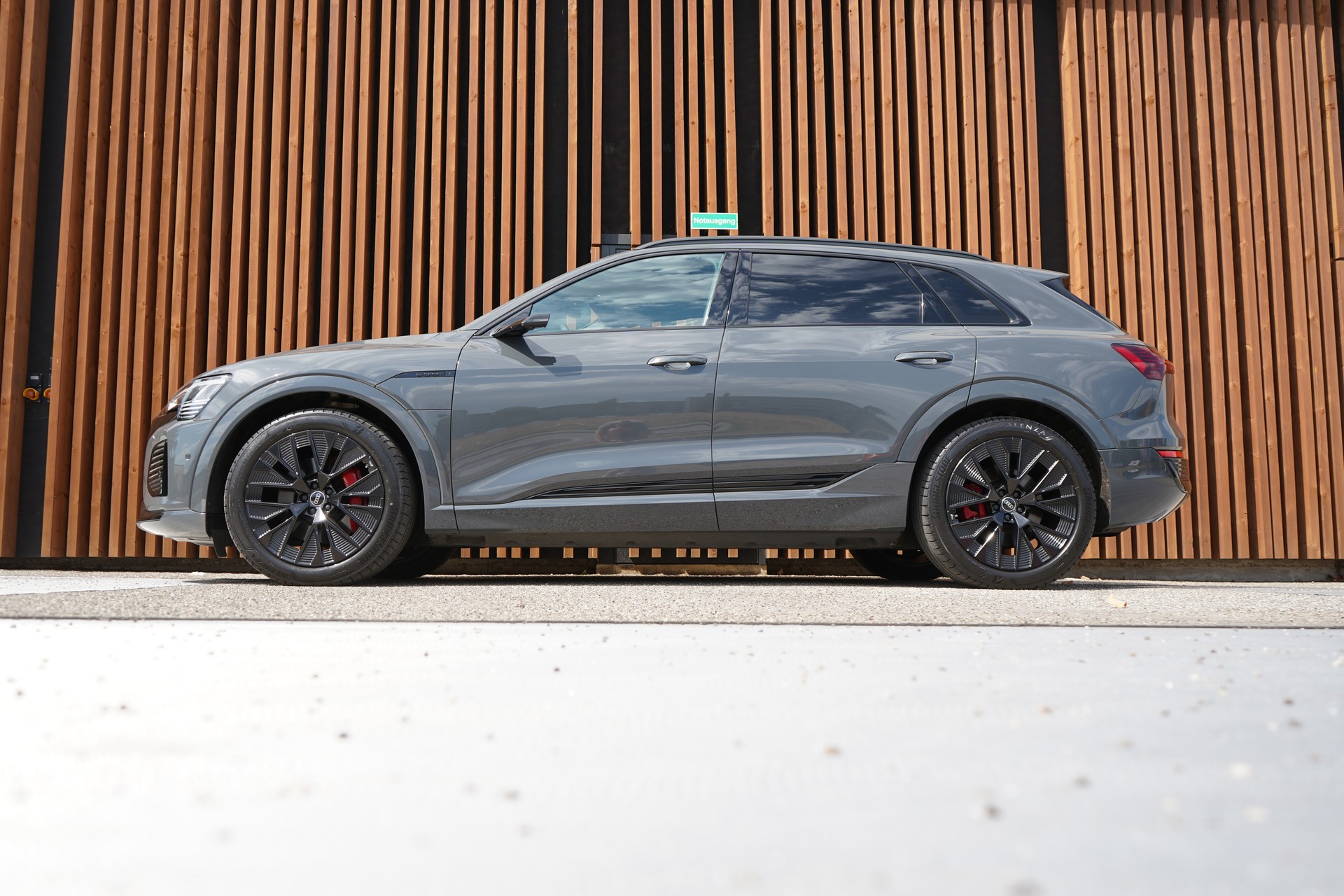 AUDI Q8 55 E-TRON S LINE BLACK EDITION QUATTRO l 408 PS-showroom-element-3