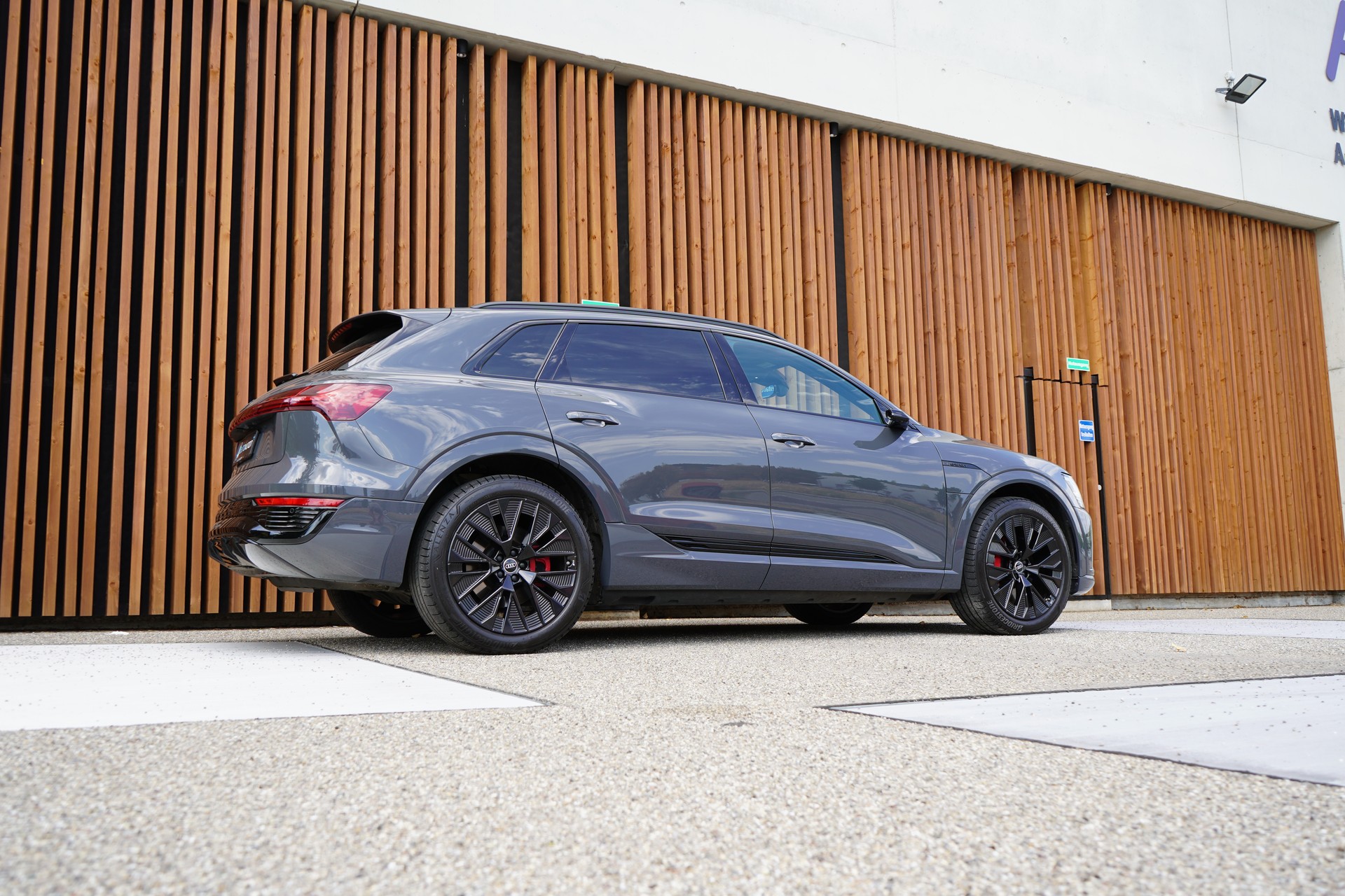 AUDI Q8 55 E-TRON S LINE BLACK EDITION QUATTRO l 408 PS-image-6