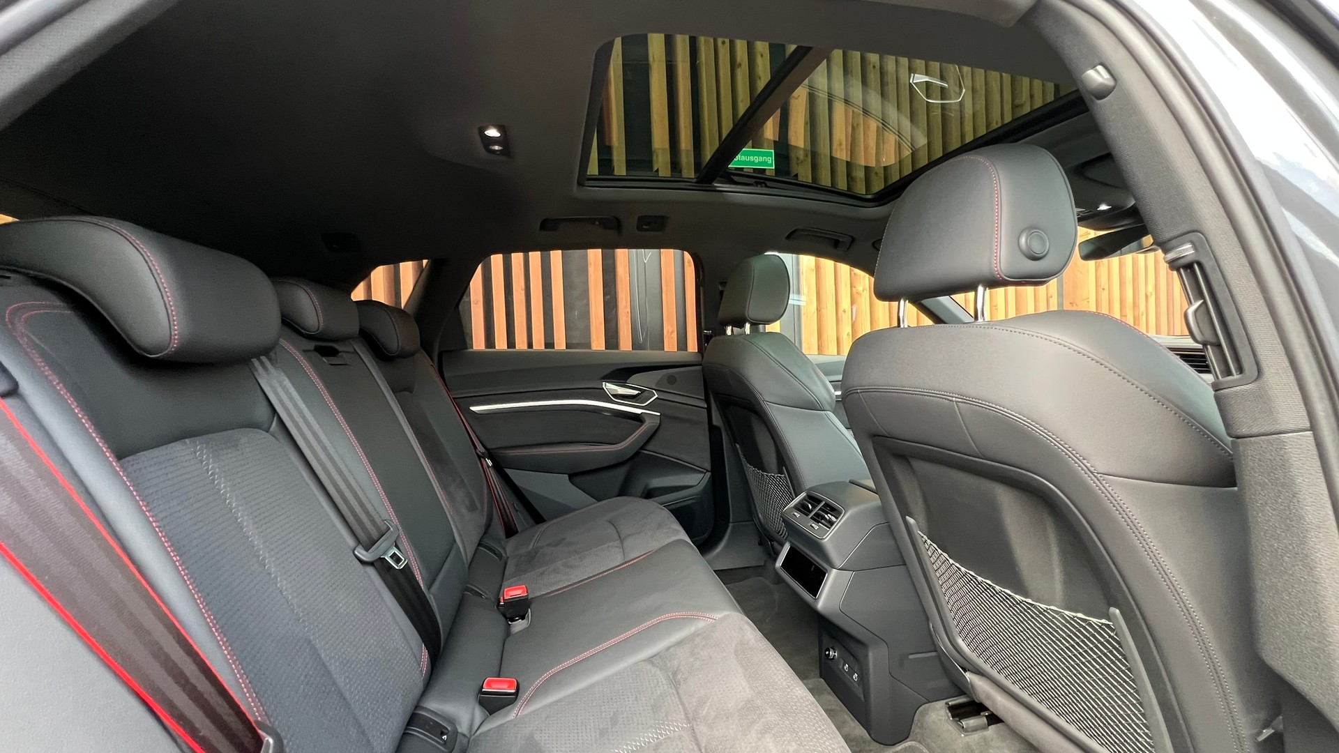 AUDI Q8 55 E-TRON S LINE BLACK EDITION QUATTRO l 408 PS-image-27