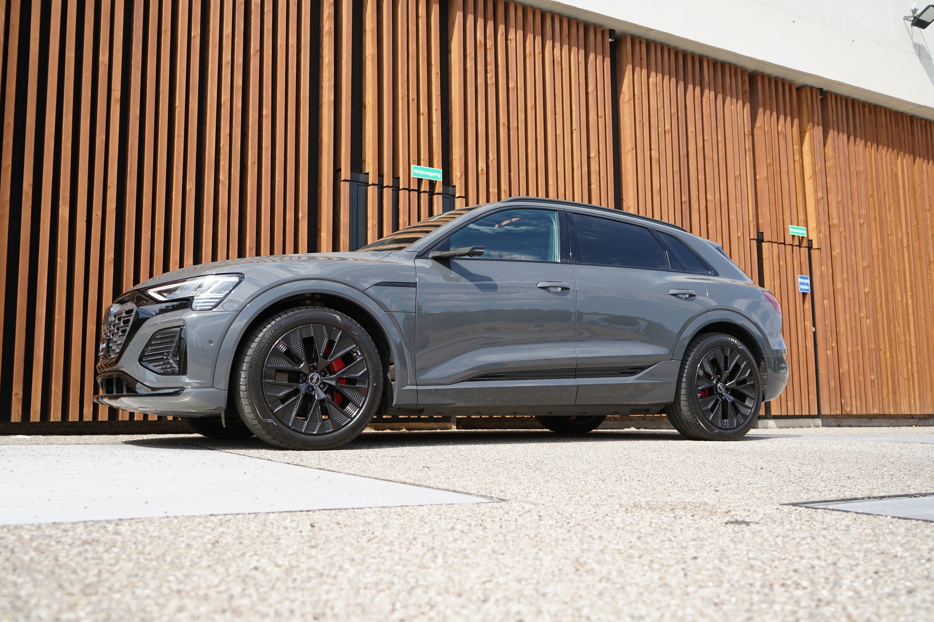 AUDI Q8 55 E-TRON S LINE BLACK EDITION QUATTRO l 408 PS-image-7