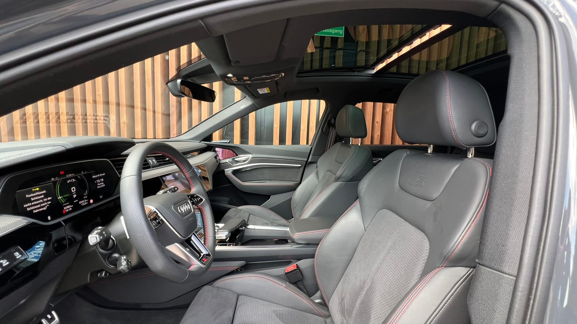 AUDI Q8 55 E-TRON S LINE BLACK EDITION QUATTRO l 408 PS-image-25