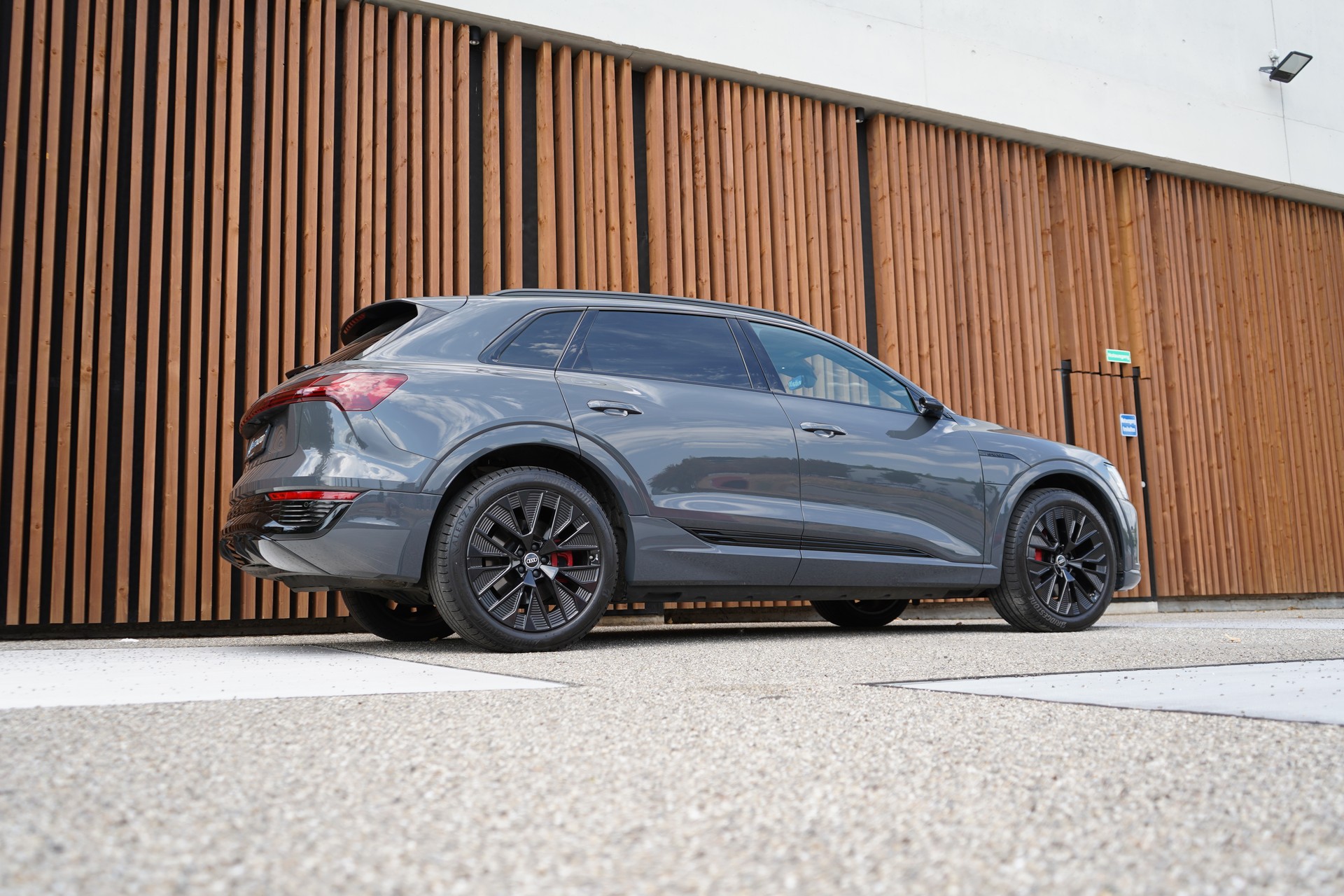 AUDI Q8 55 E-TRON S LINE BLACK EDITION QUATTRO l 408 PS-image-8
