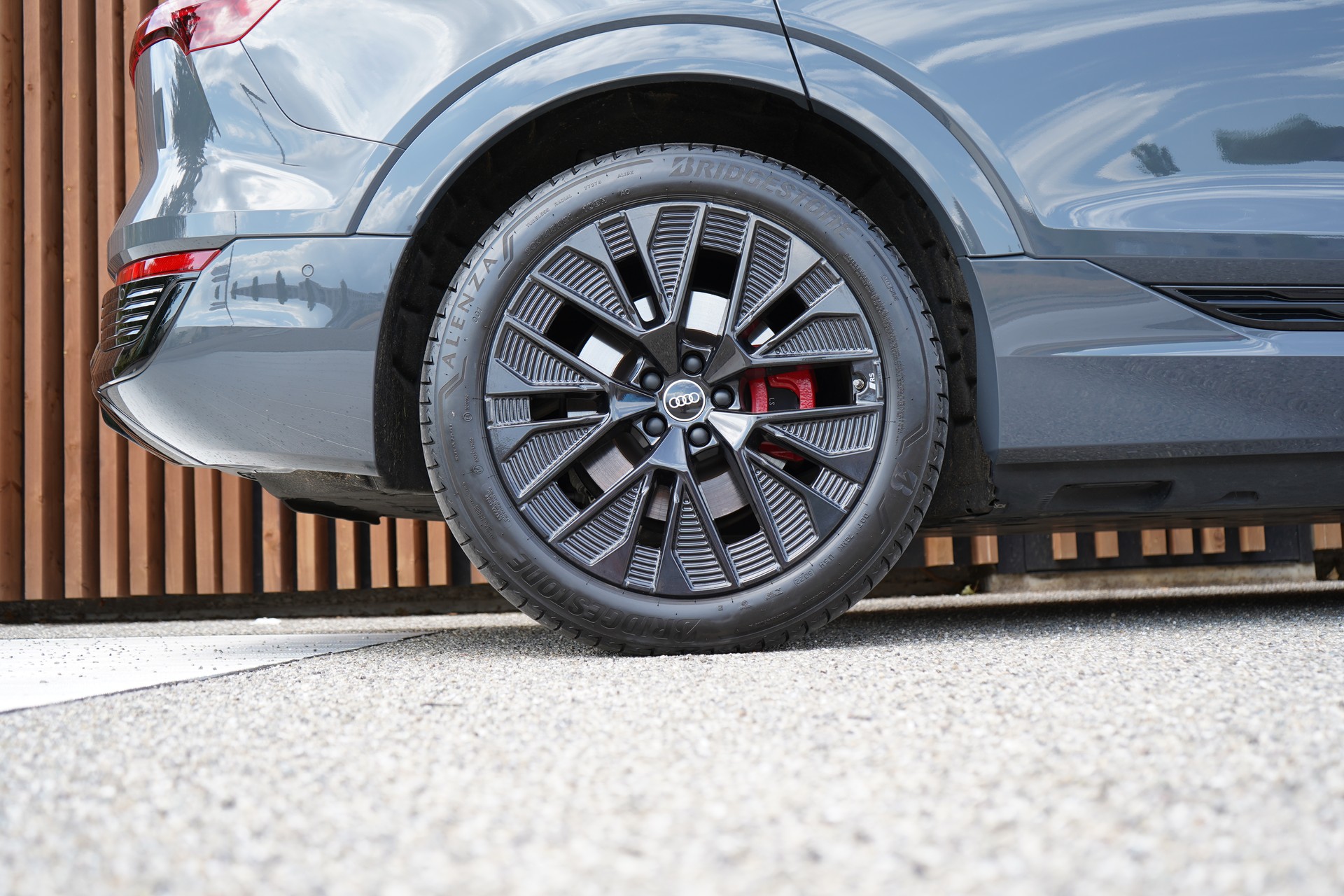 AUDI Q8 55 E-TRON S LINE BLACK EDITION QUATTRO l 408 PS-image-16