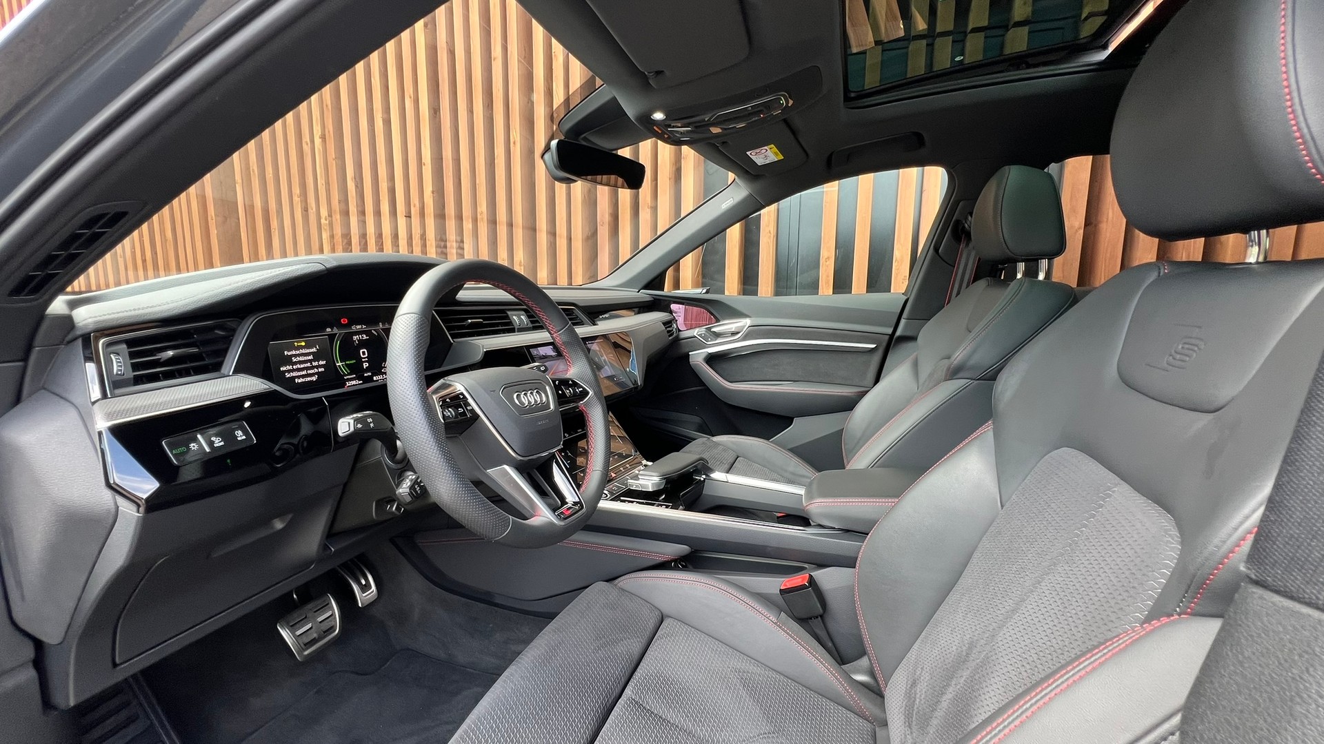 AUDI Q8 55 E-TRON S LINE BLACK EDITION QUATTRO l 408 PS-image-23