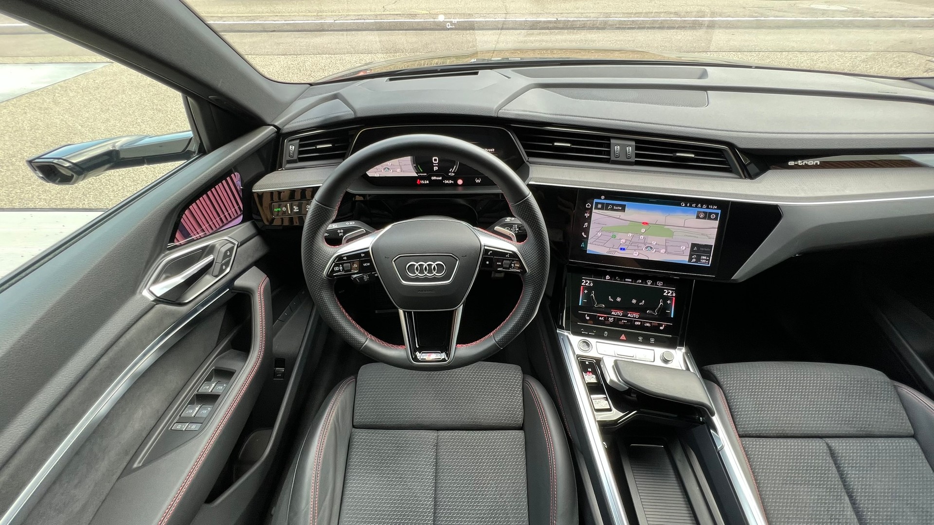 AUDI Q8 55 E-TRON S LINE BLACK EDITION QUATTRO l 408 PS-image-18