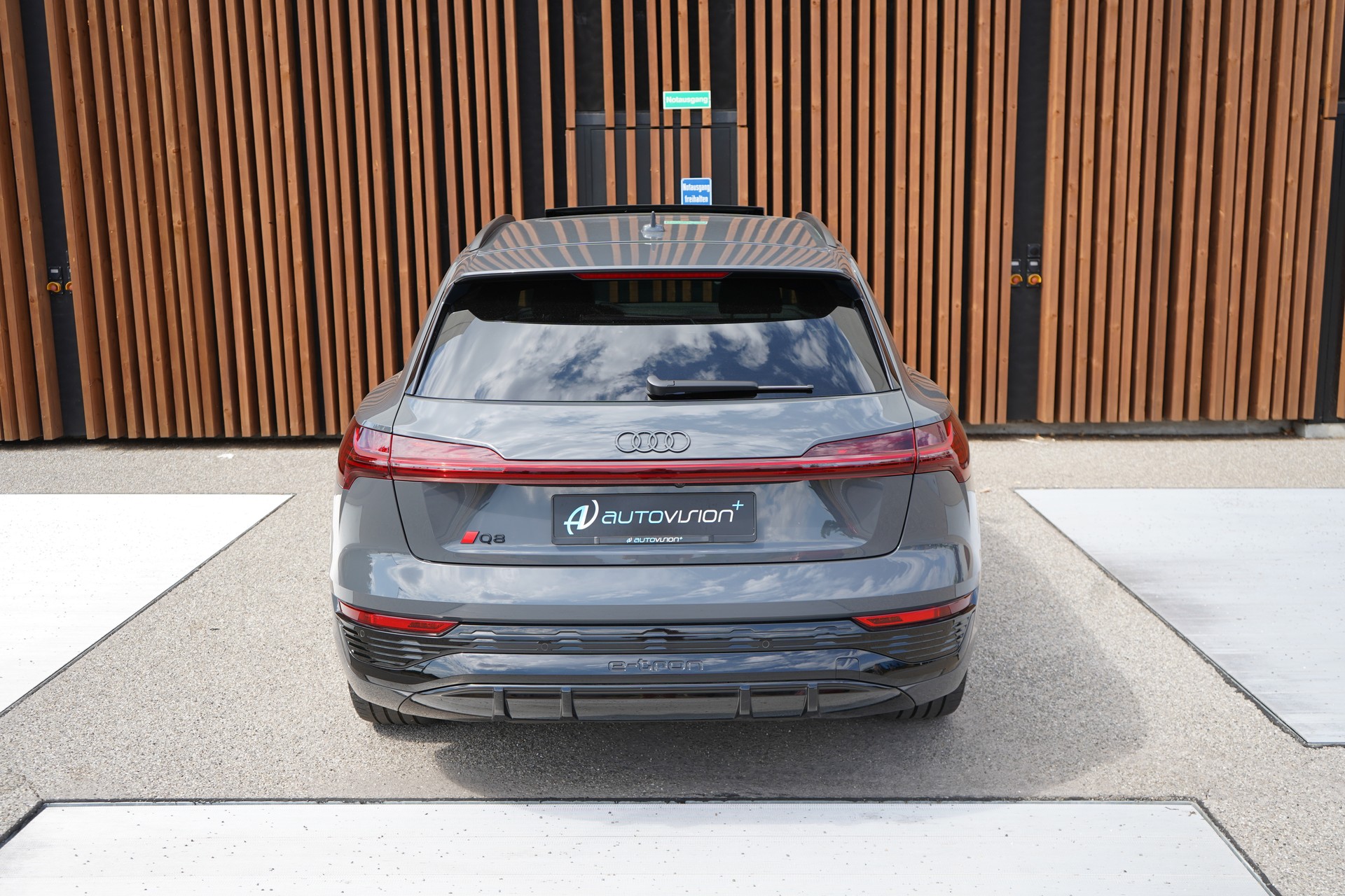 AUDI Q8 55 E-TRON S LINE BLACK EDITION QUATTRO l 408 PS-image-13