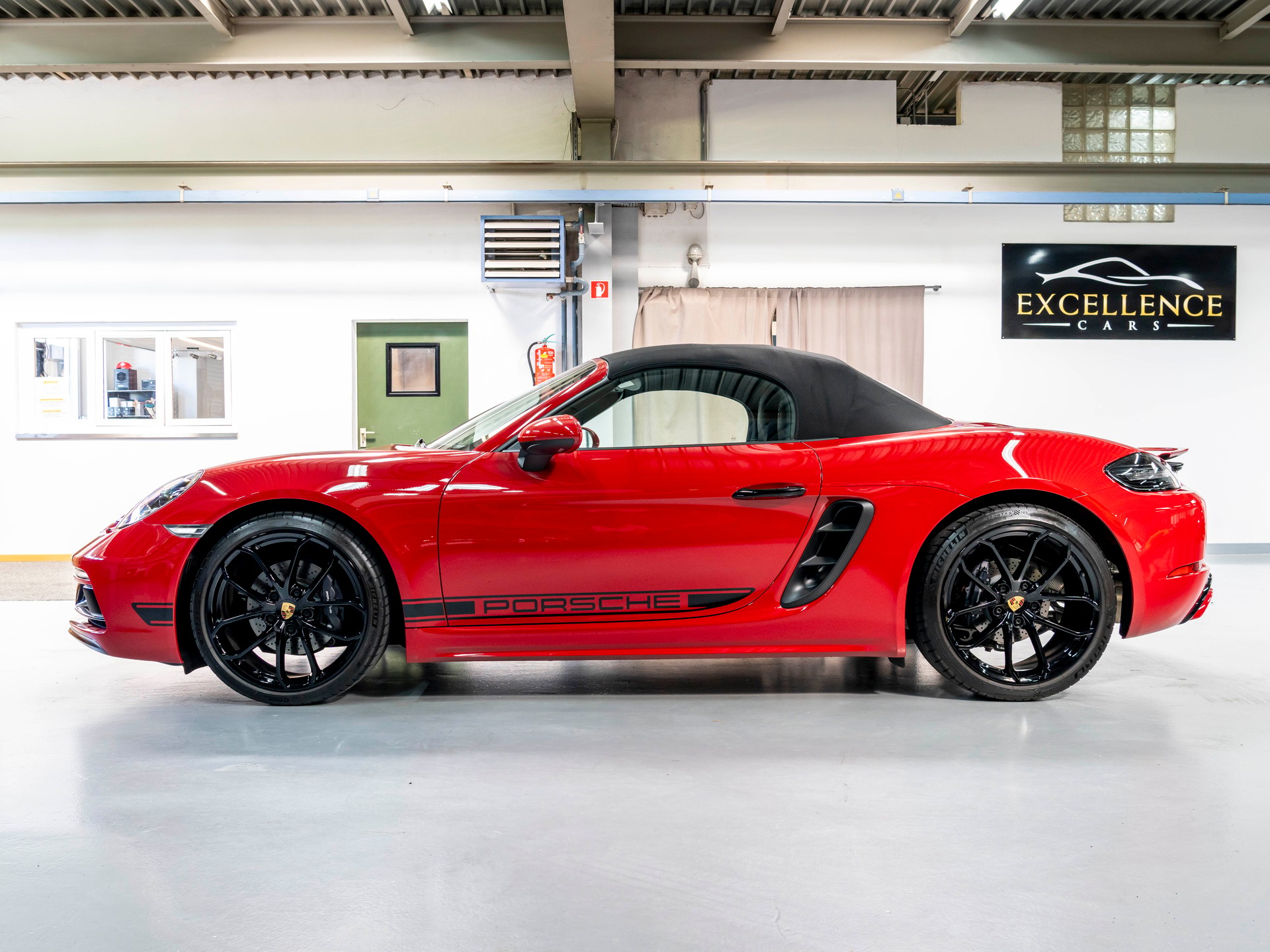 PORSCHE 718 Boxster 2.0 PDK-showroom-element-3