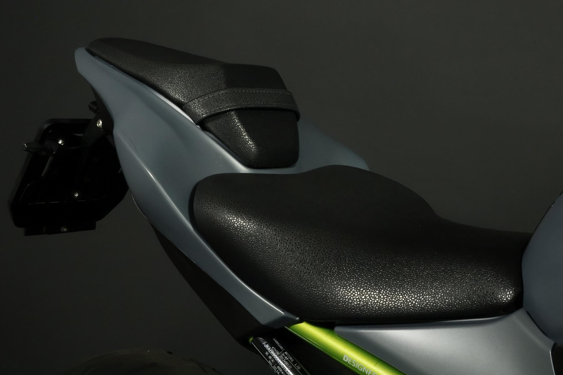 KAWASAKI Z 900 (70/35 KW) *Grey Shark* Level 2-image-6