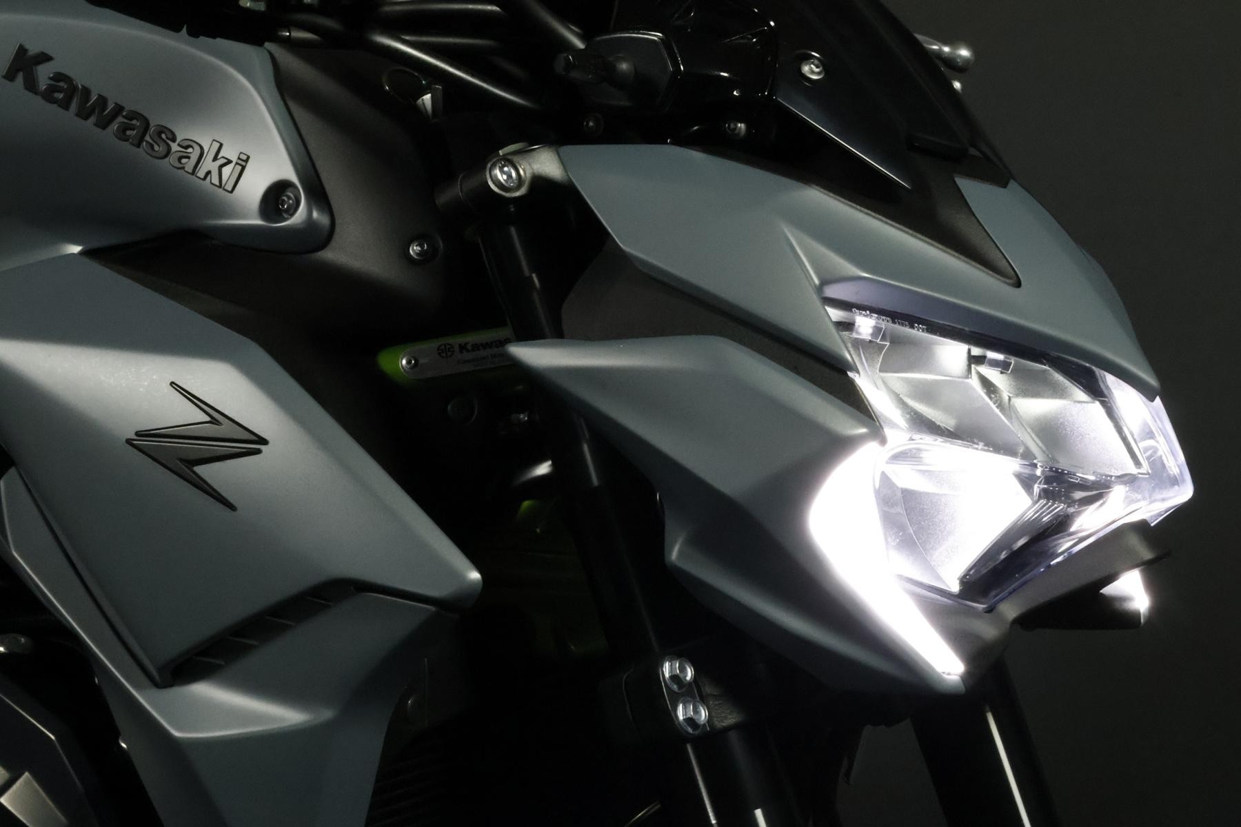 KAWASAKI Z 900 (70/35 KW) *Grey Shark* Level 2-image-3