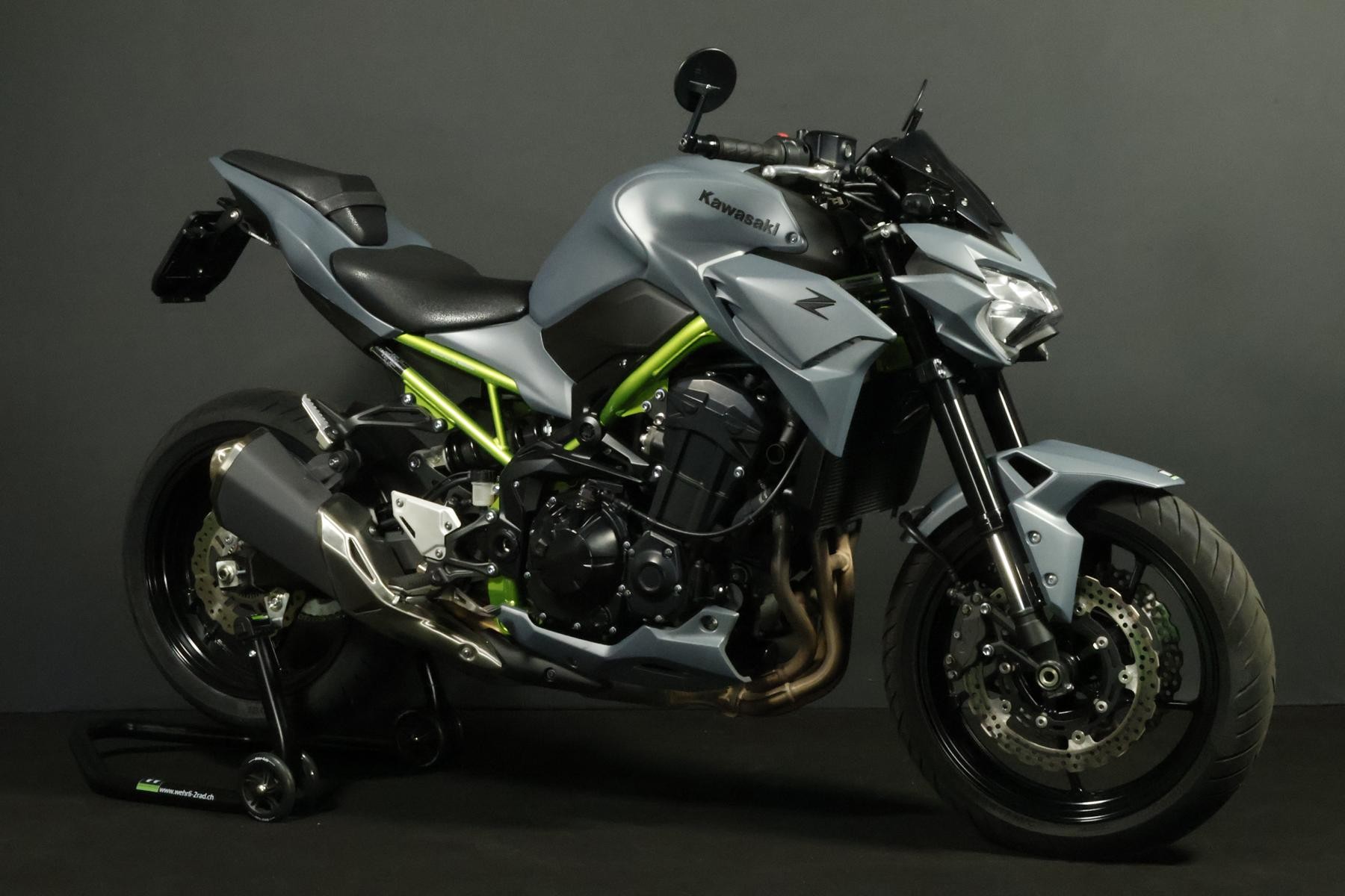 KAWASAKI Z 900 (70/35 KW) *Grey Shark* Level 2-image-2