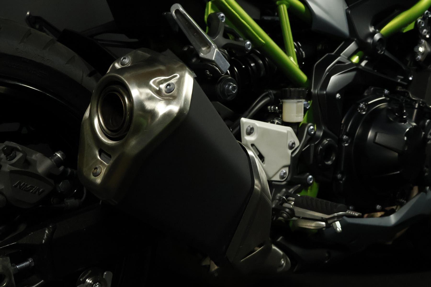 KAWASAKI Z 900 (70/35 KW) *Grey Shark* Level 2-image-8