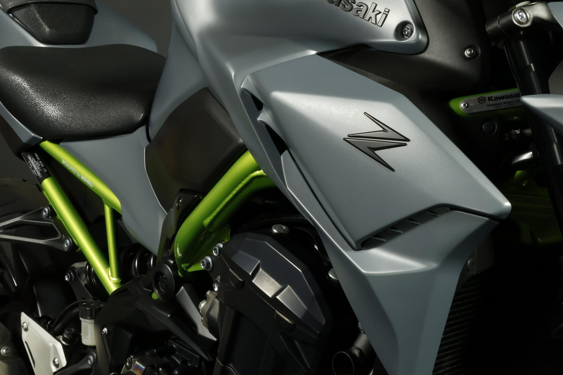 KAWASAKI Z 900 (70/35 KW) *Grey Shark* Level 2-image-5