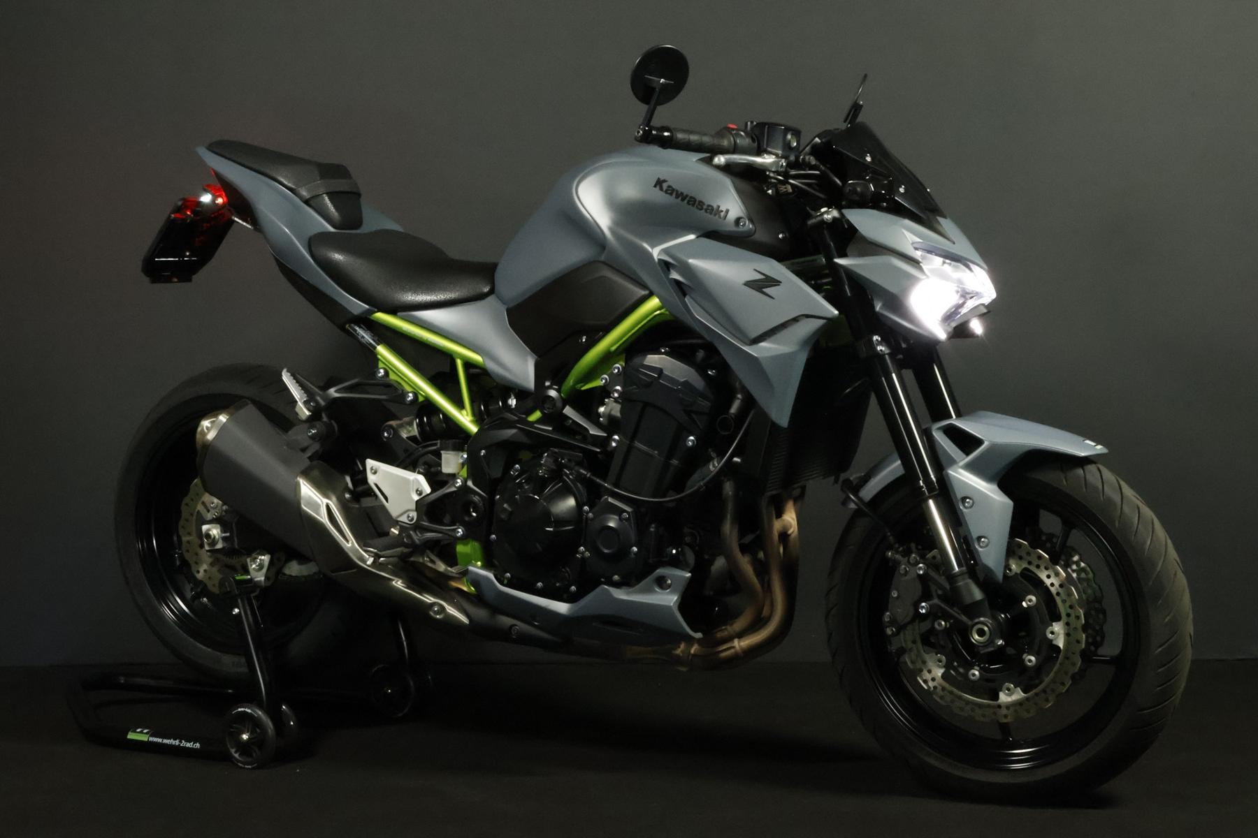 KAWASAKI Z 900 (70/35 KW) *Grey Shark* Level 2-image-1