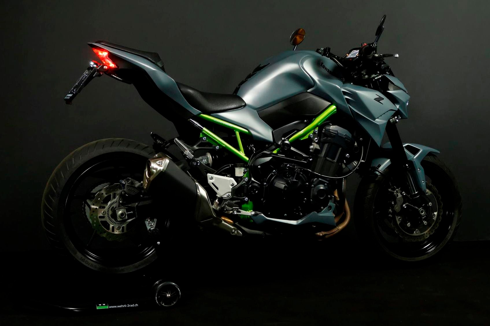 KAWASAKI Z 900 (70/35 KW) *Grey Shark* Level 2-image-12