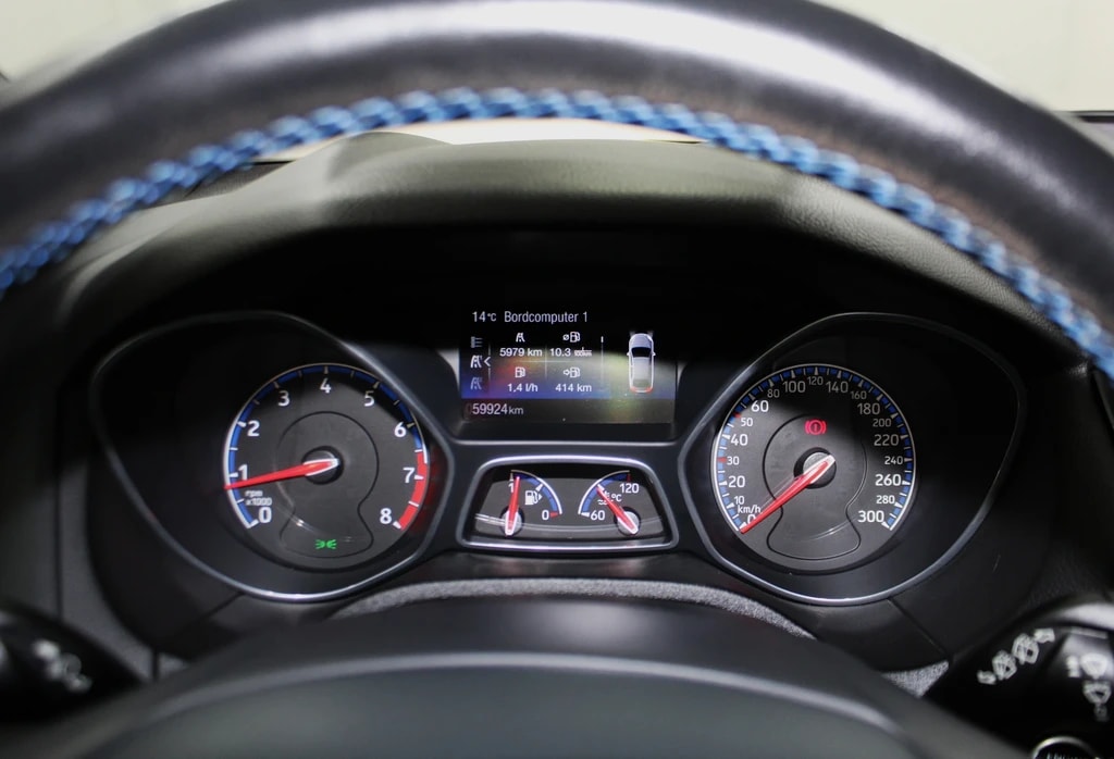 FORD Focus 2.3 EcoBoost RS AWD / RECARO- Schalensitze/ Milltek-Auspuffanlage/ CH-Fahrzeug-image-14