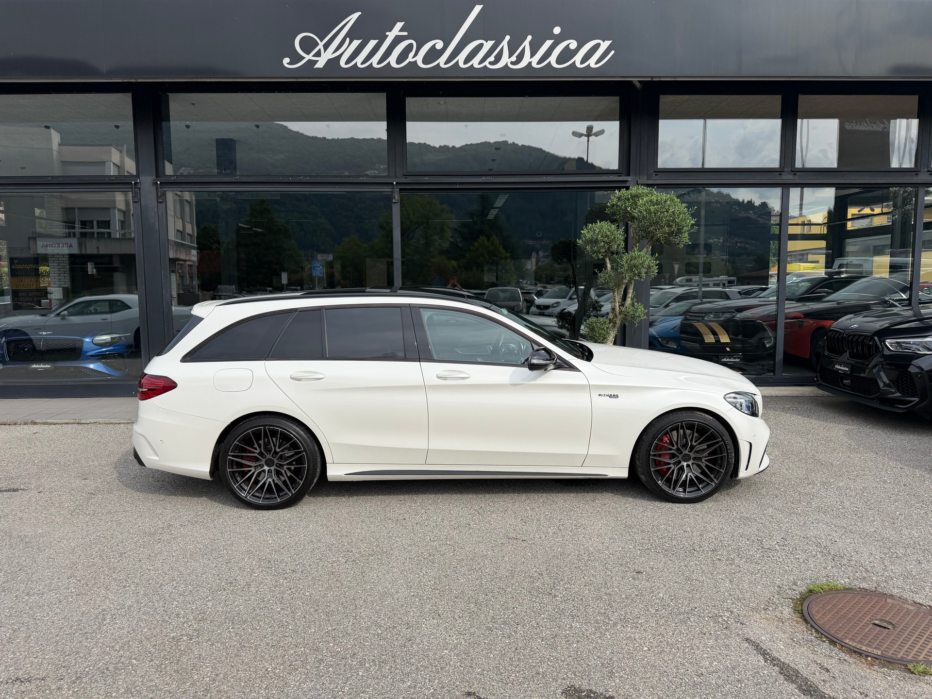 MERCEDES-BENZ C 43 AMG 4Matic 9G-Tronic-showroom-element-3