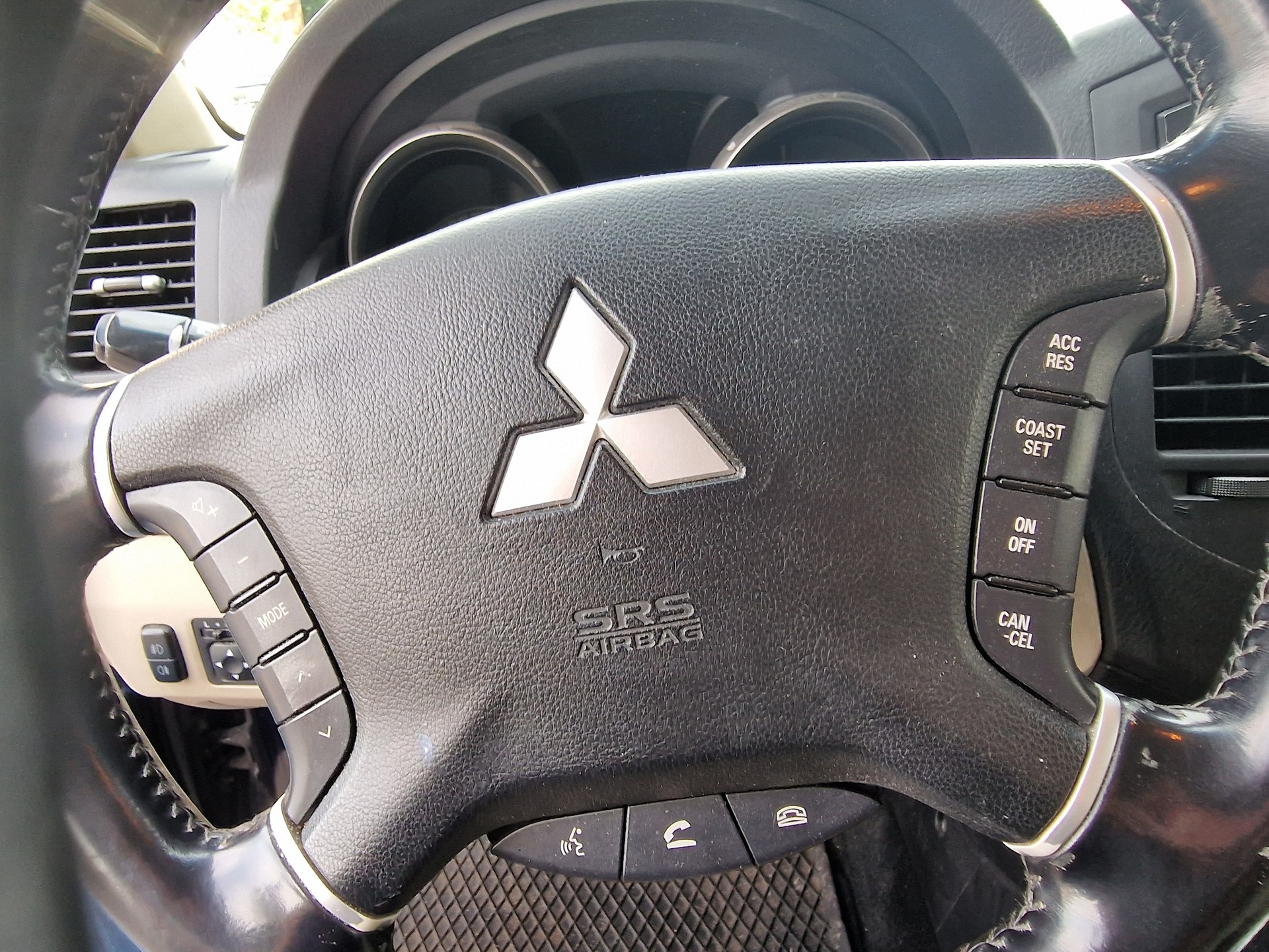 MITSUBISHI Pajero 3.2 DI-D Instyle Automatic-image-10