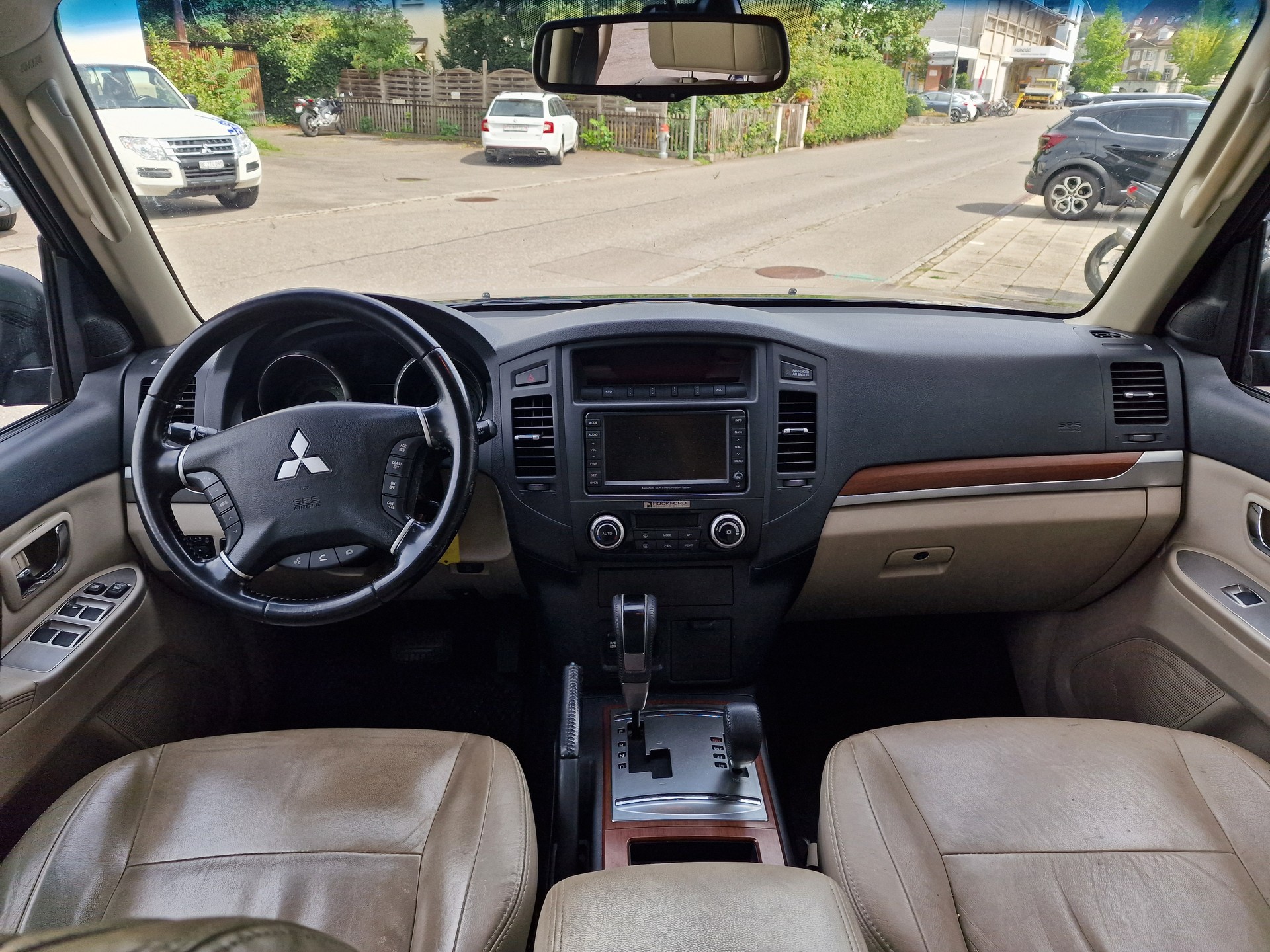 MITSUBISHI Pajero 3.2 DI-D Instyle Automatic-image-6