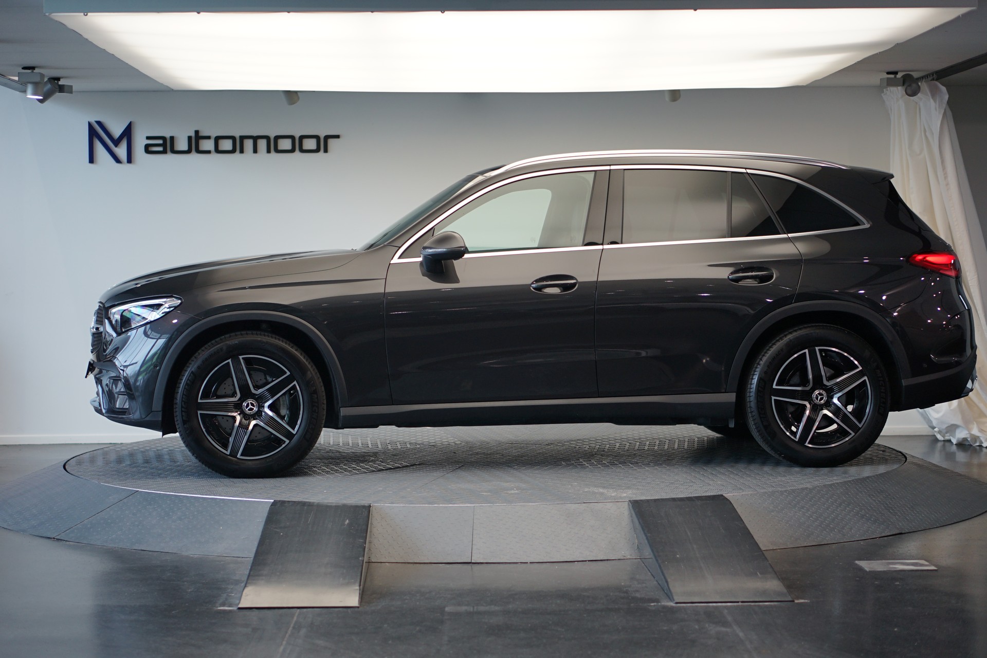 MERCEDES-BENZ GLC 200 4Matic 9G-Tronic AMG Line *AHK* *Panorama* *Assistenzpaket*-image-7