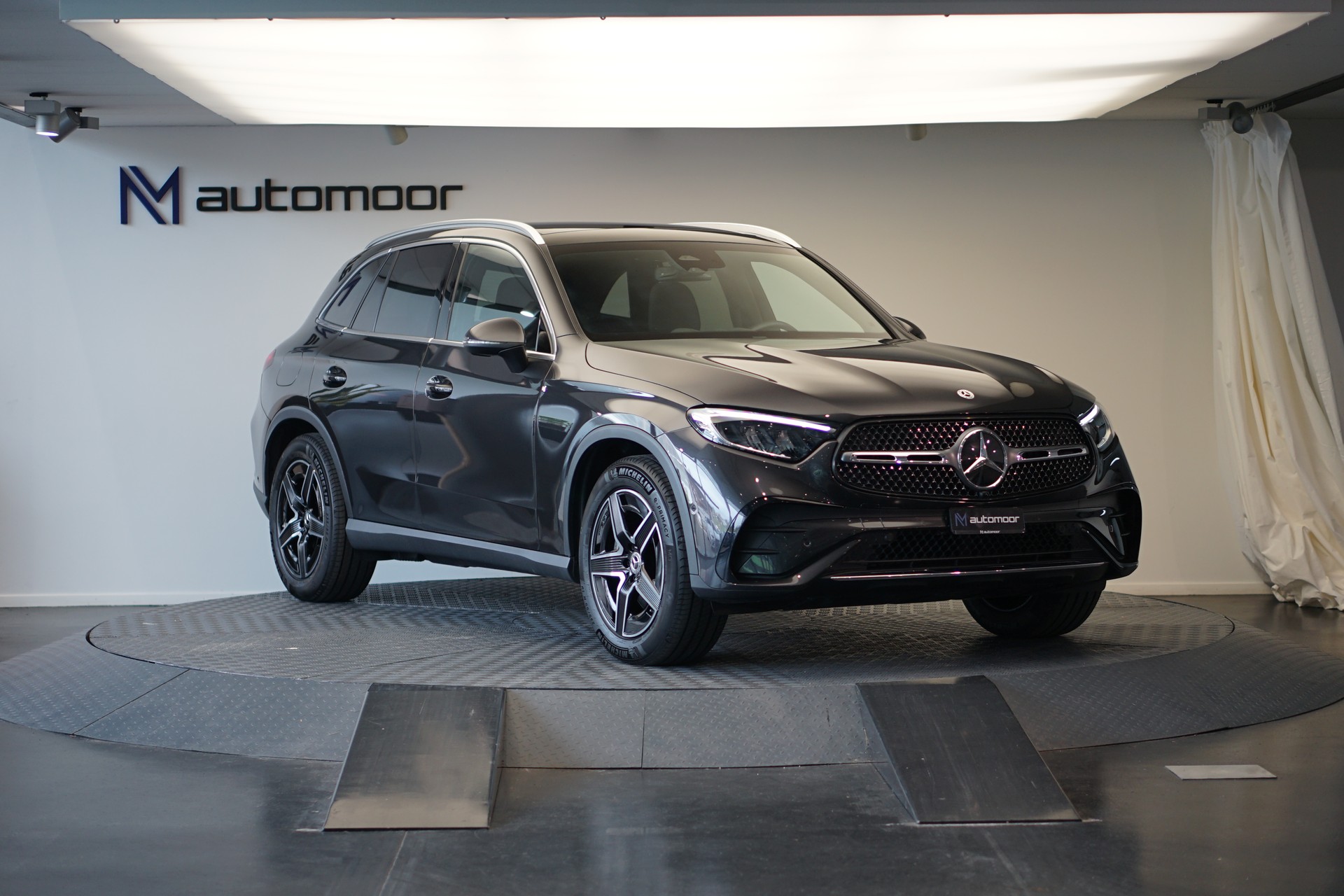 MERCEDES-BENZ GLC 200 4Matic 9G-Tronic AMG Line *AHK* *Panorama* *Assistenzpaket*-showroom-element-2