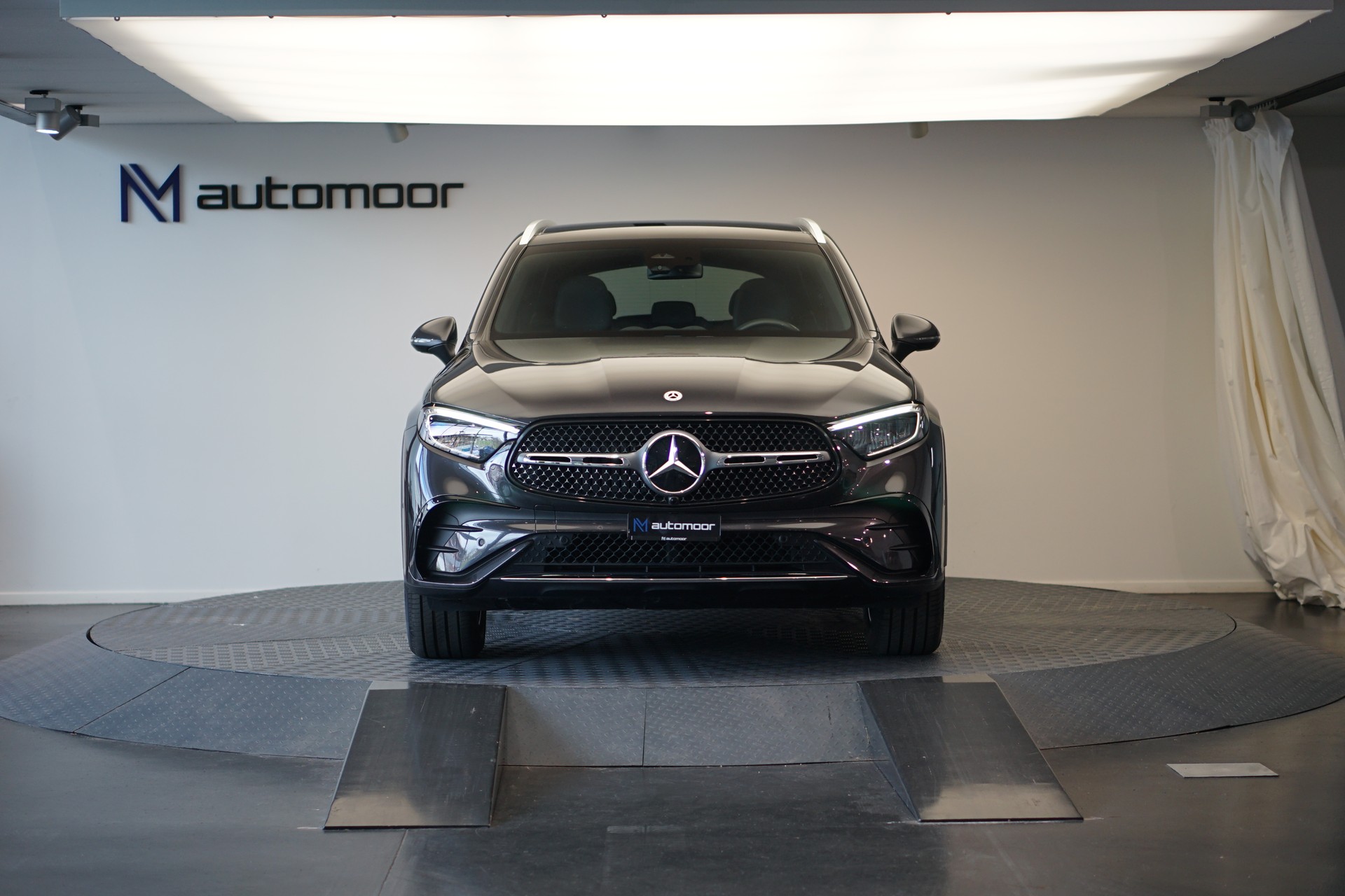MERCEDES-BENZ GLC 200 4Matic 9G-Tronic AMG Line *AHK* *Panorama* *Assistenzpaket*-showroom-element-1
