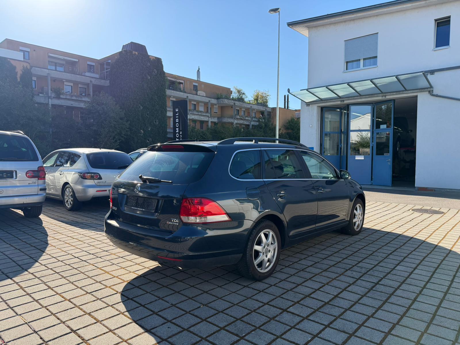 VW Golf Variant 1.9 TDI Trendline 4Motion-showroom-element-1