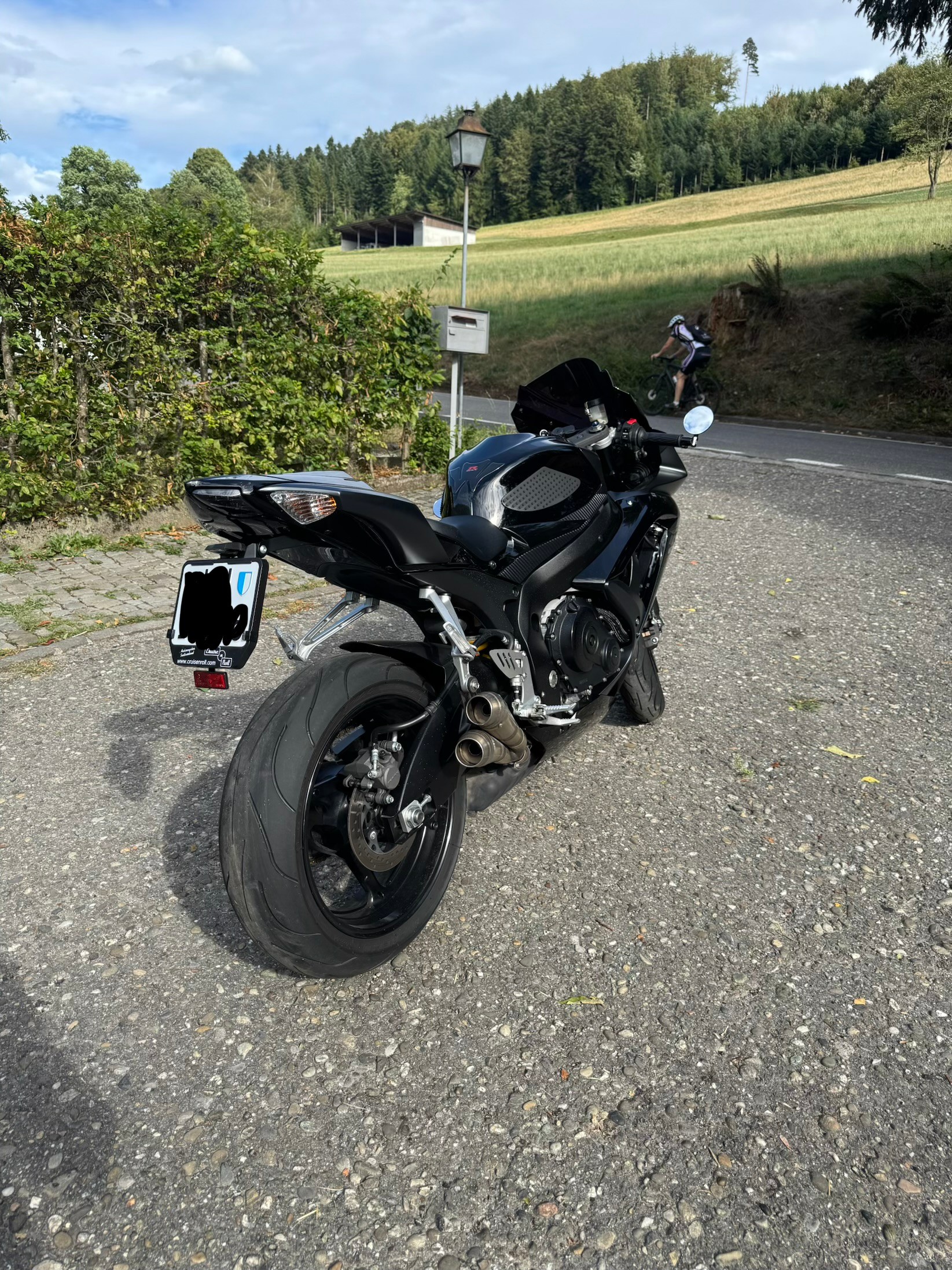 SUZUKI GSX-R 750 K8-image-3