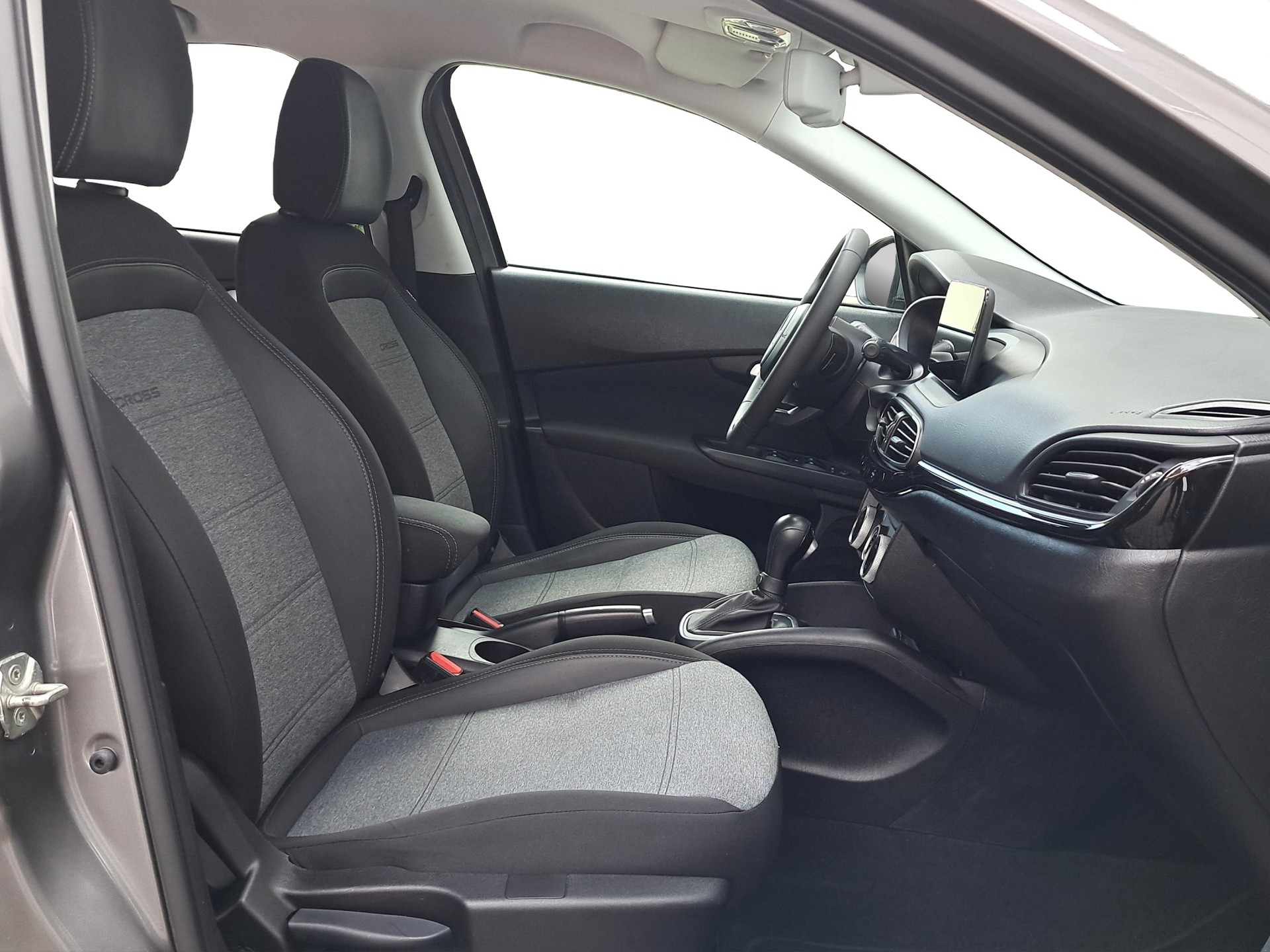 FIAT Tipo 1.5 Cross *Uconnect*-image-11