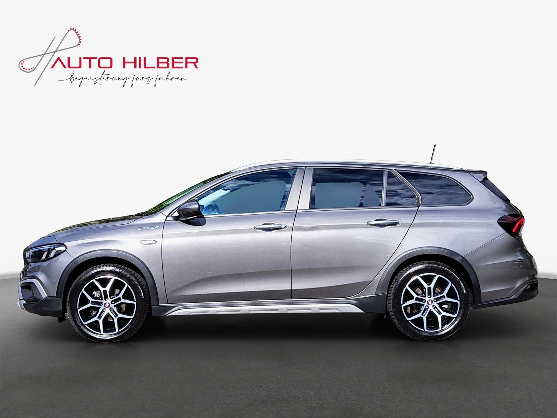 FIAT Tipo 1.5 Cross *Uconnect*-showroom-element-2
