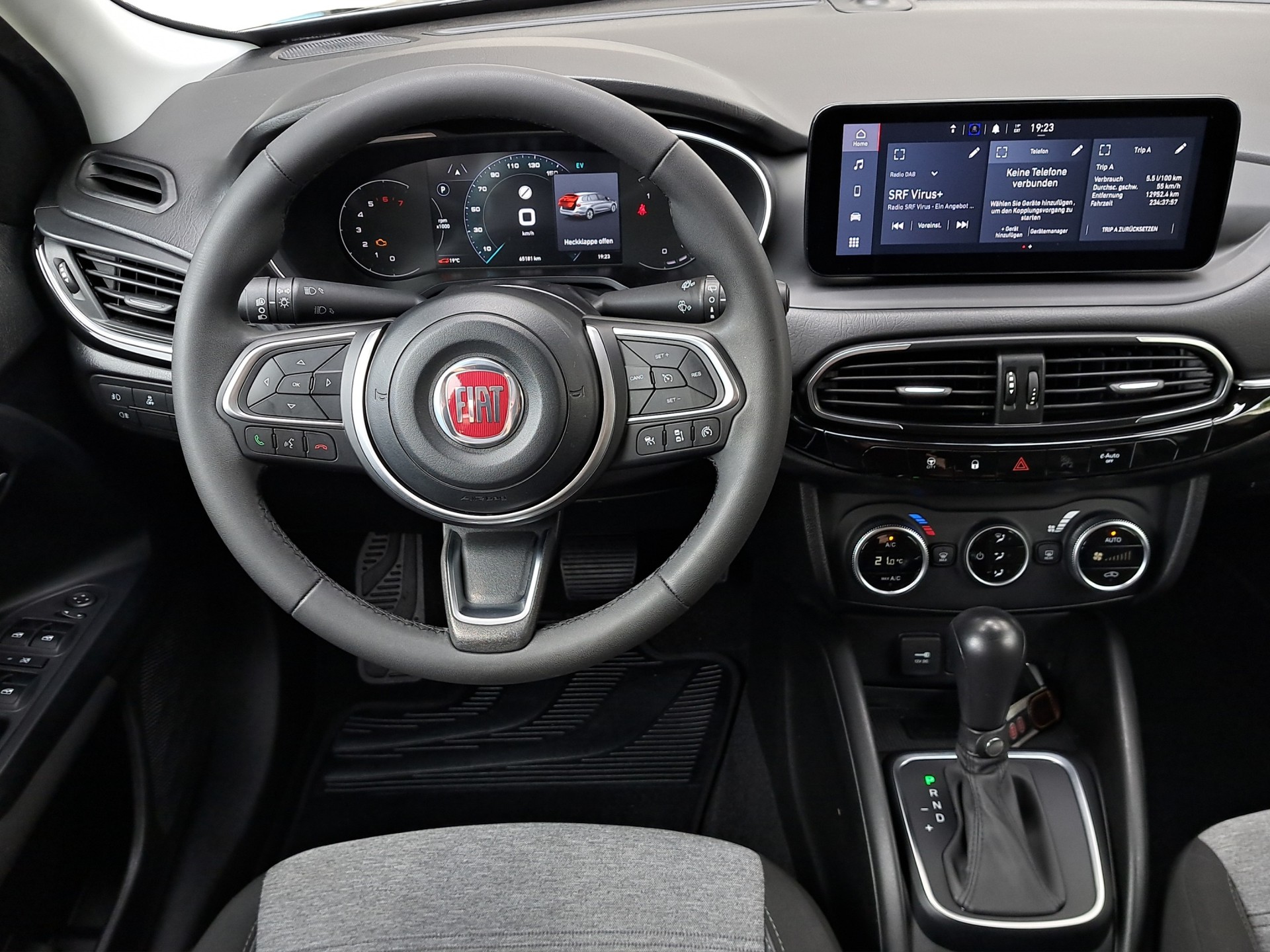 FIAT Tipo 1.5 Cross *Uconnect*-image-9