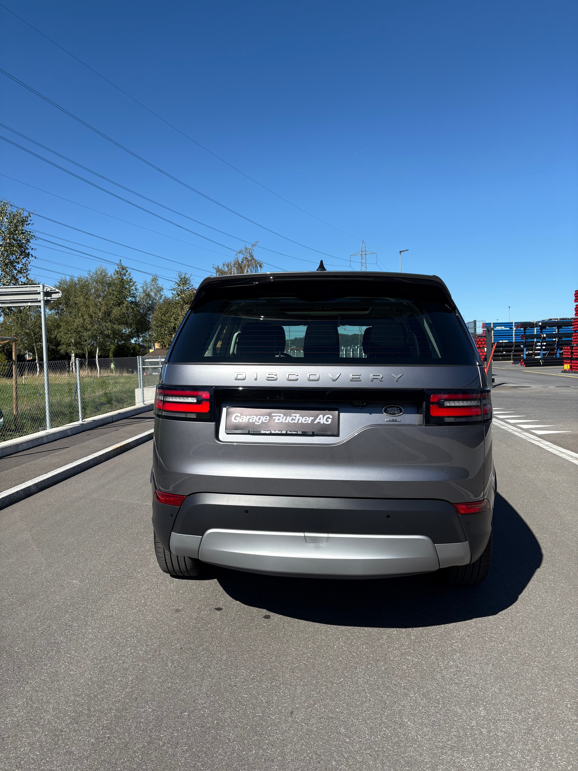 LAND ROVER Discovery 2.0 Si4 HSE Luxury Automatic-showroom-element-3