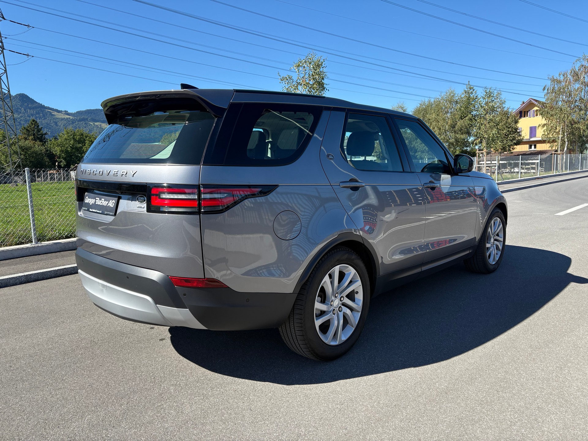 LAND ROVER Discovery 2.0 Si4 HSE Luxury Automatic-showroom-element-2