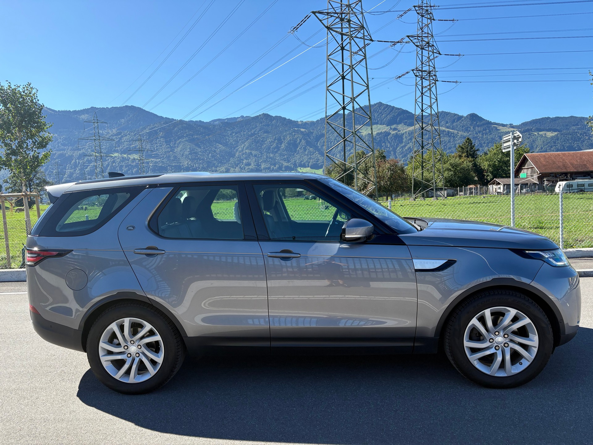 LAND ROVER Discovery 2.0 Si4 HSE Luxury Automatic-showroom-element-1