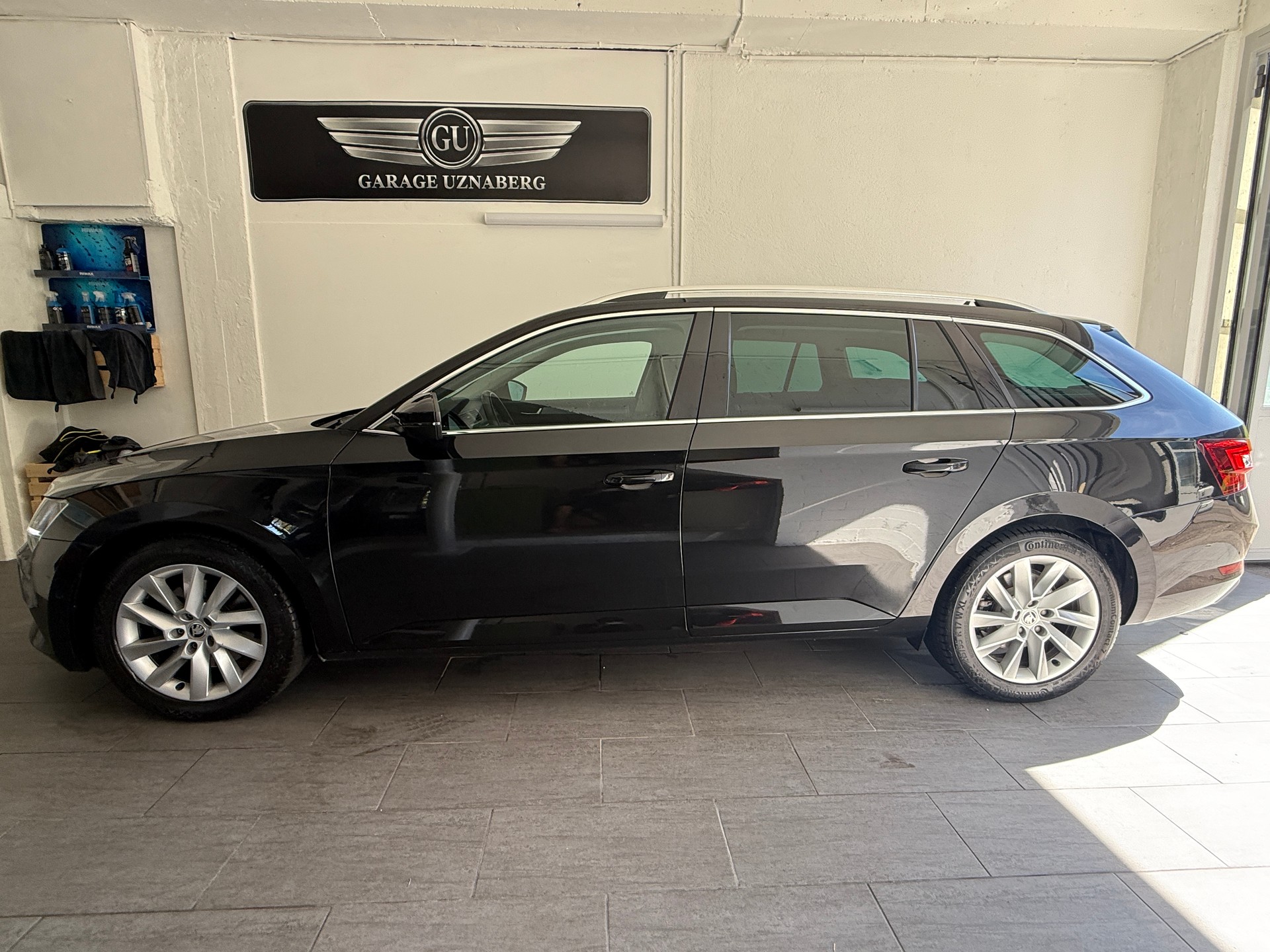 SKODA Superb Combi 2.0 TDi SportLine+ 4x4 DSG Ab 210. pro Monat-showroom-element-1