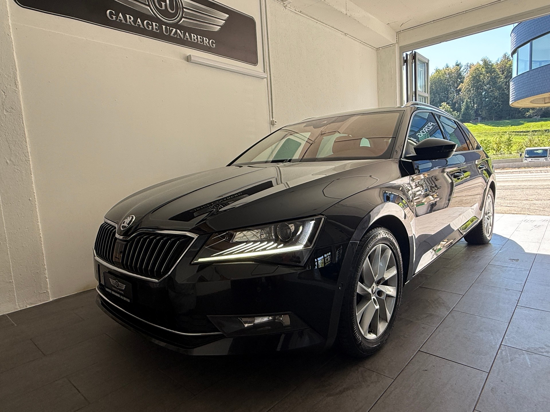 SKODA Superb Combi 2.0 TDi SportLine+ 4x4 DSG Ab 210. pro Monat