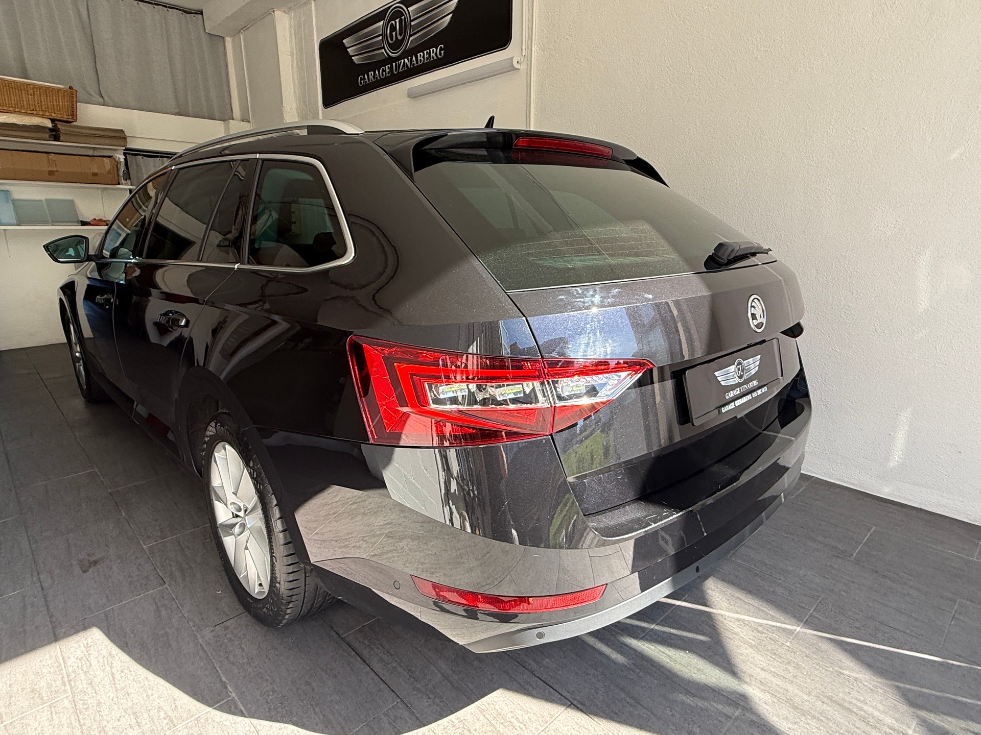 SKODA Superb Combi 2.0 TDi SportLine+ 4x4 DSG Ab 210. pro Monat-showroom-element-2
