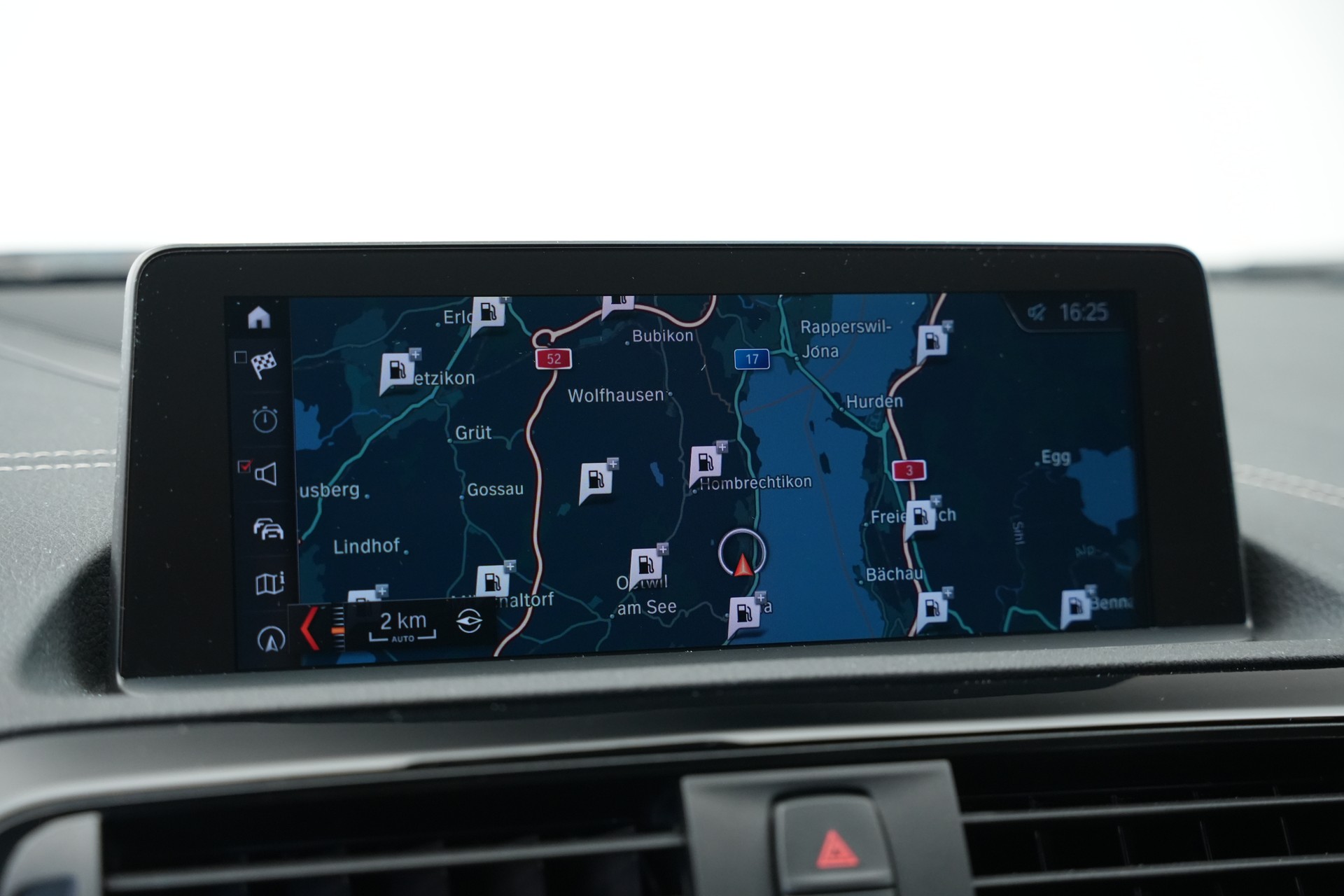 BMW M2 Competition *Schaltgetriebe* *CH-Fahrzeug mit Gratis Service bis 2028*-image-29