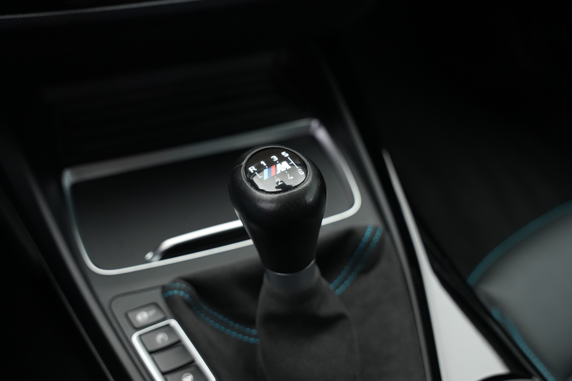 BMW M2 Competition *Schaltgetriebe* *CH-Fahrzeug mit Gratis Service bis 2028*-image-19