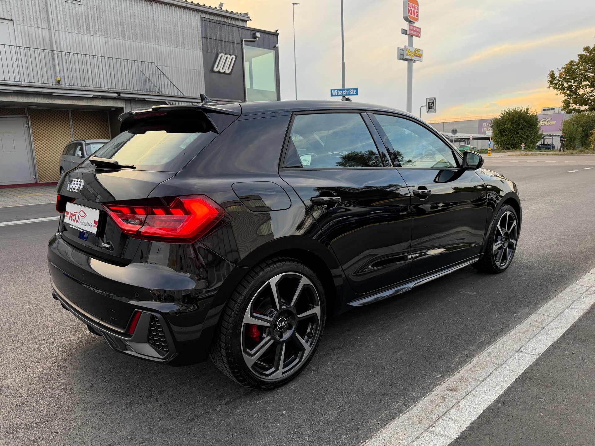AUDI A1 Sportback 25 TFSI S Line S-tronic-image-4