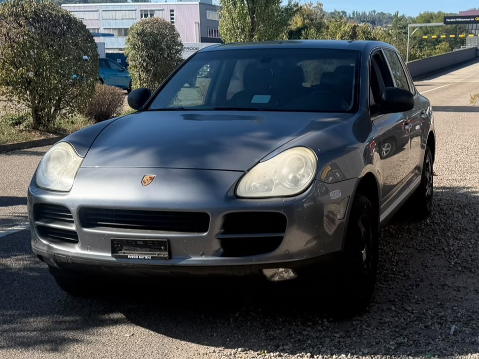 PORSCHE Cayenne S-showroom-element-2