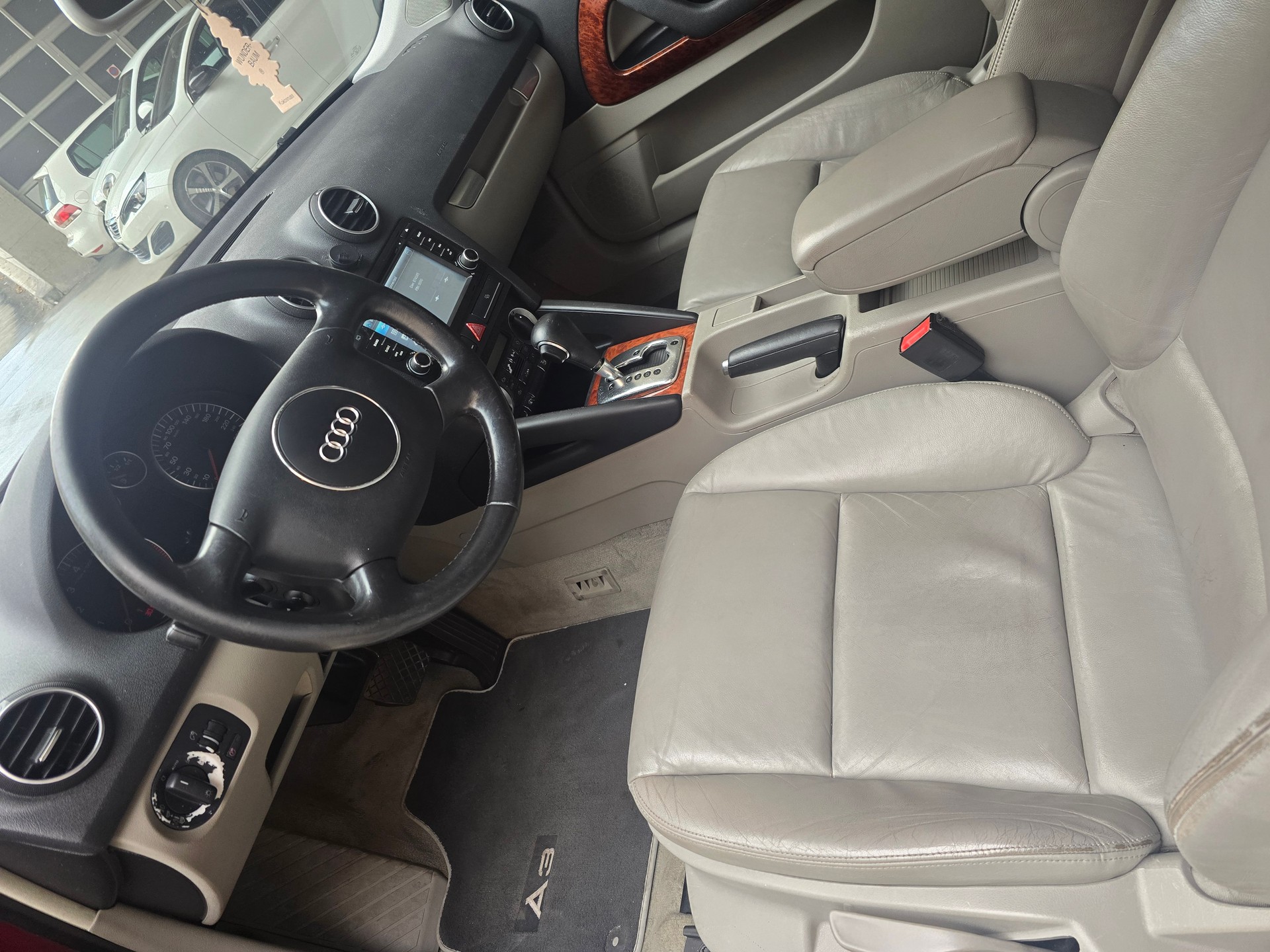 AUDI A3 2.0 FSI Ambition-image-4