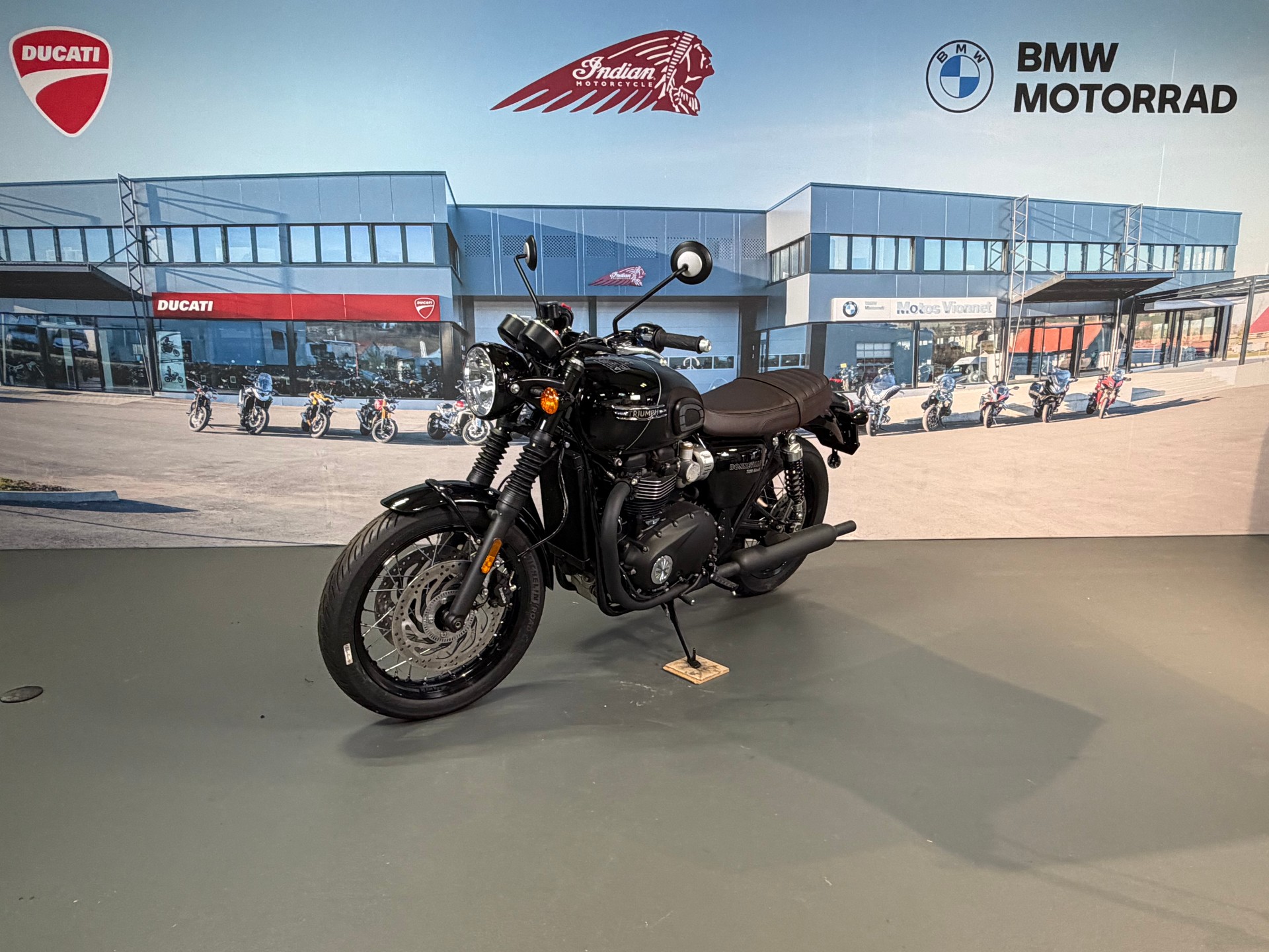 TRIUMPH Bonneville T120 Black-image-2