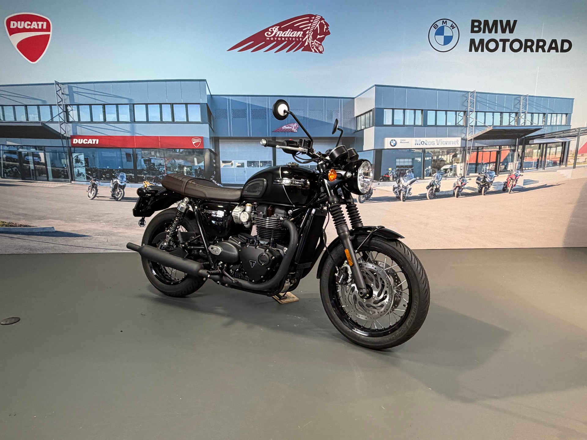 TRIUMPH Bonneville T120 Black-image-0
