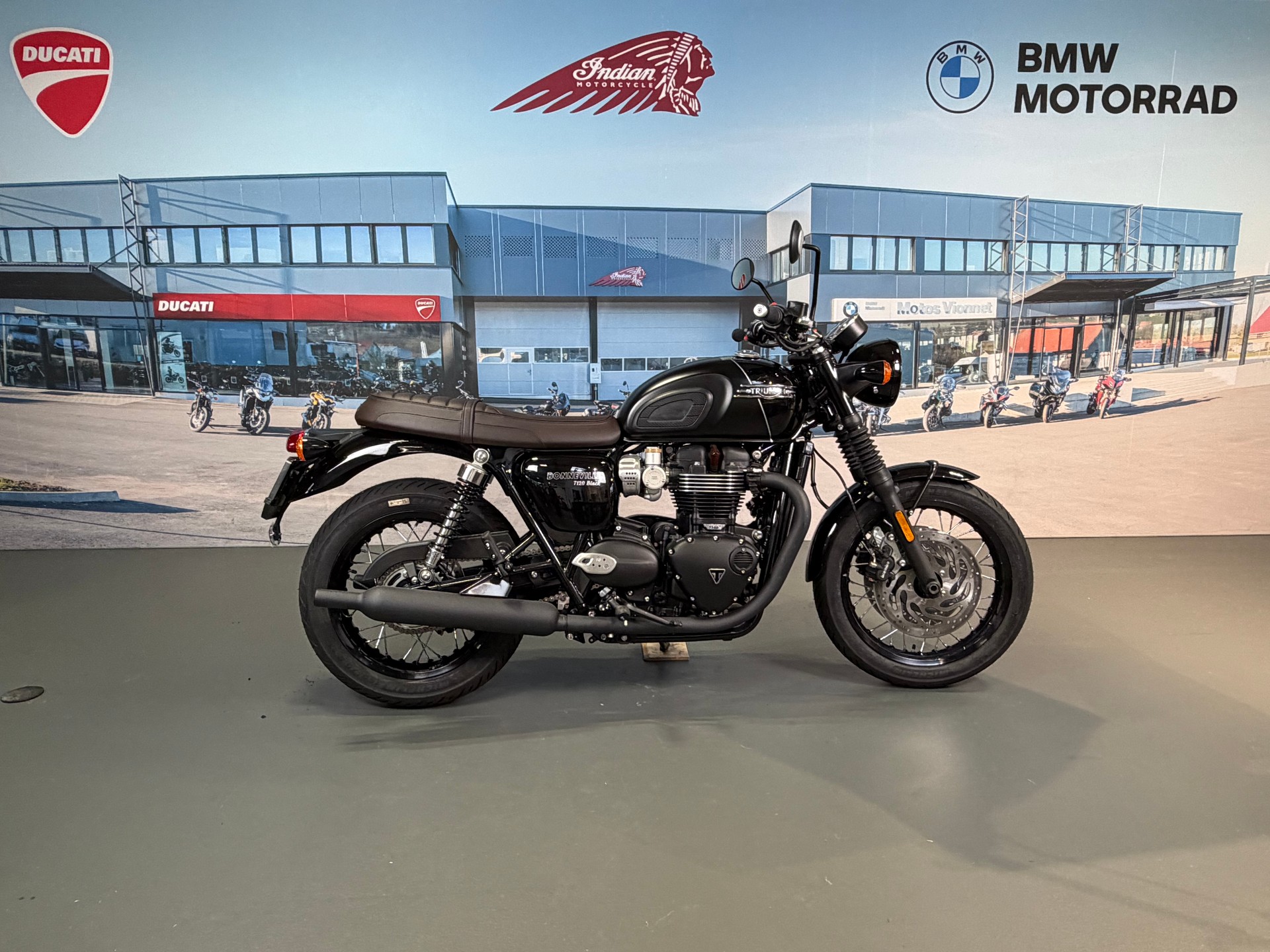 TRIUMPH Bonneville T120 Black-image-5