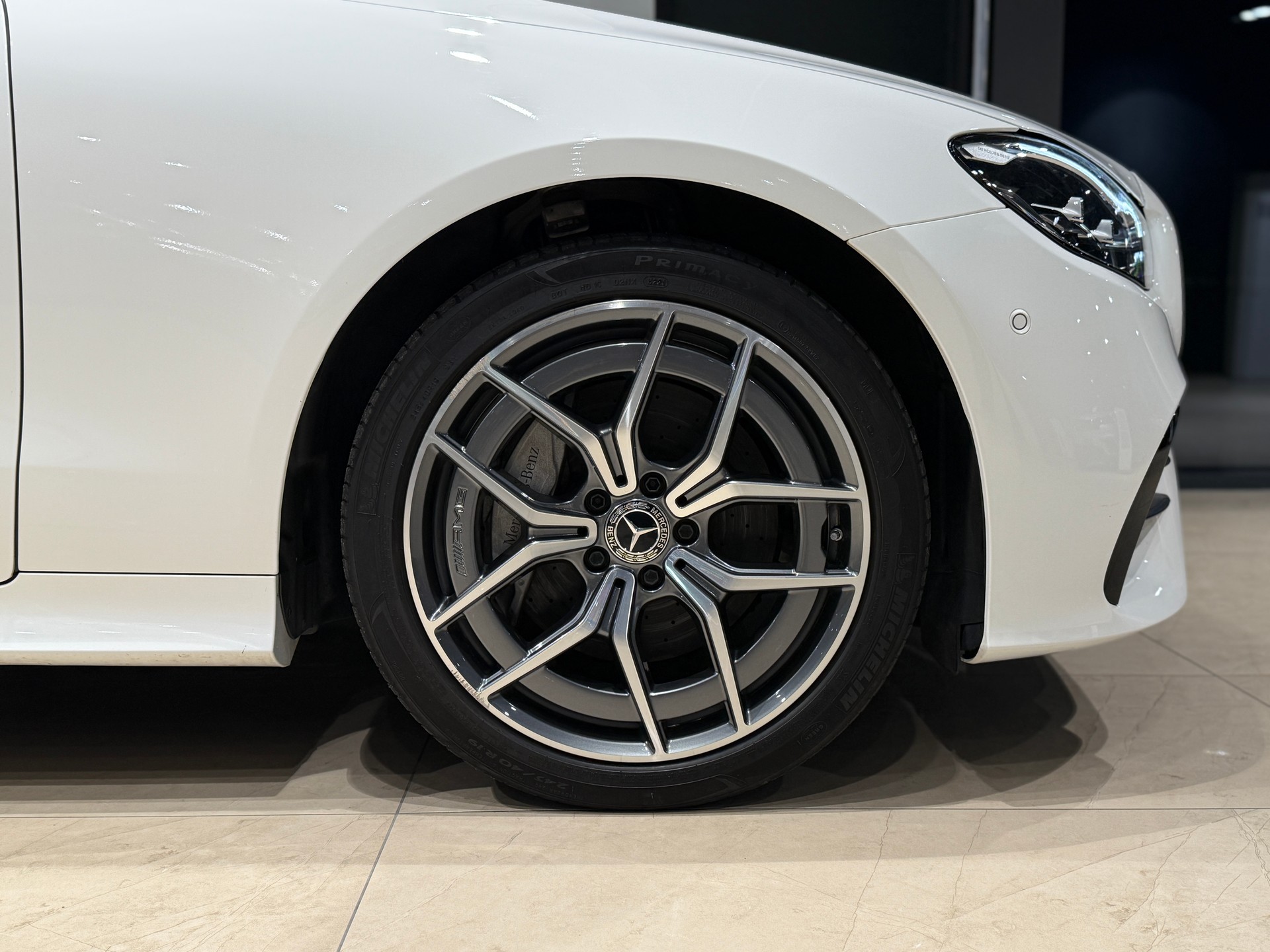 MERCEDES-BENZ E 220 d Coupé 4Matic AMG Line 9G-Tronic-image-4
