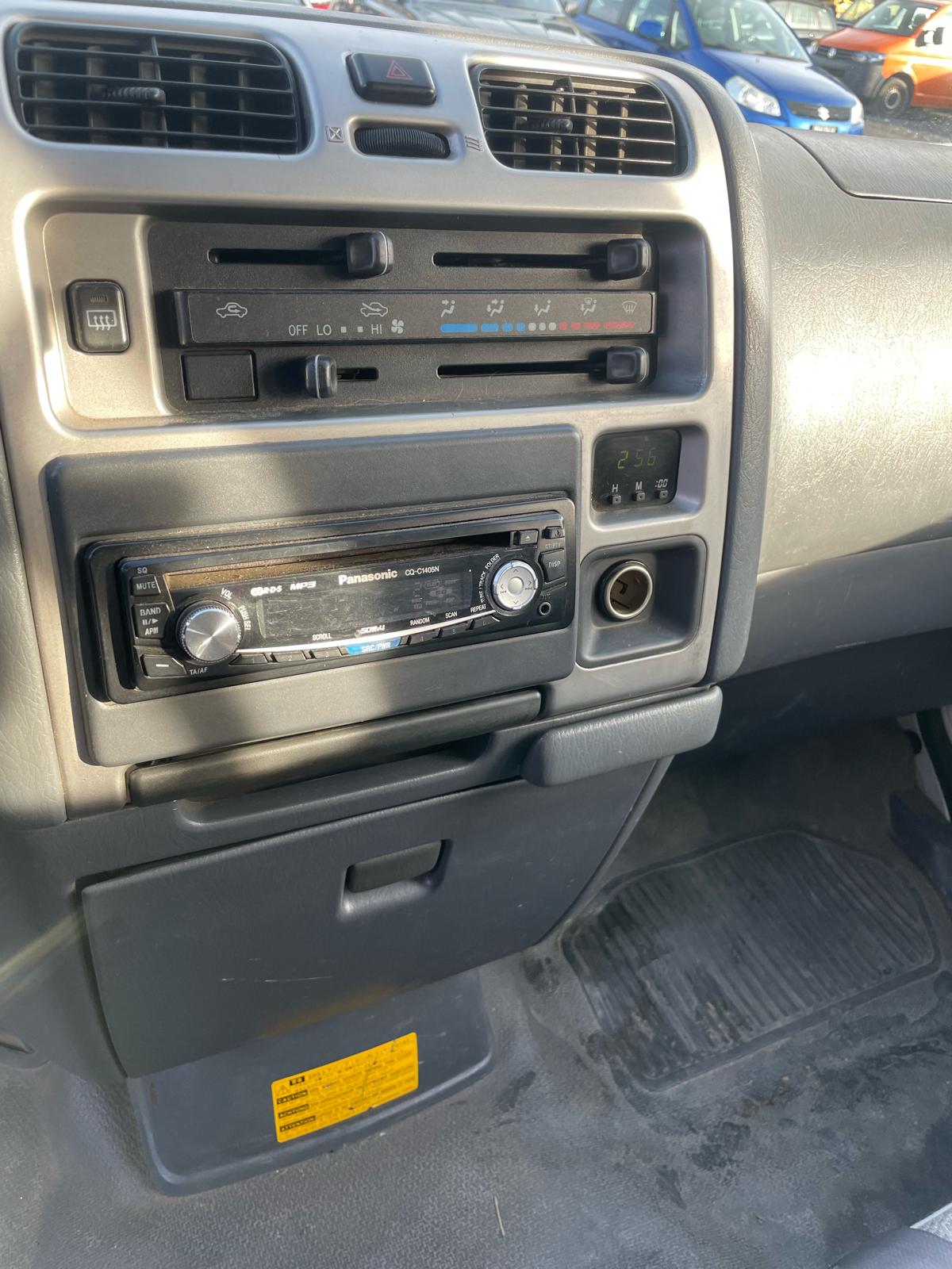 TOYOTA Hiace D-4D 4WD Van-image-5