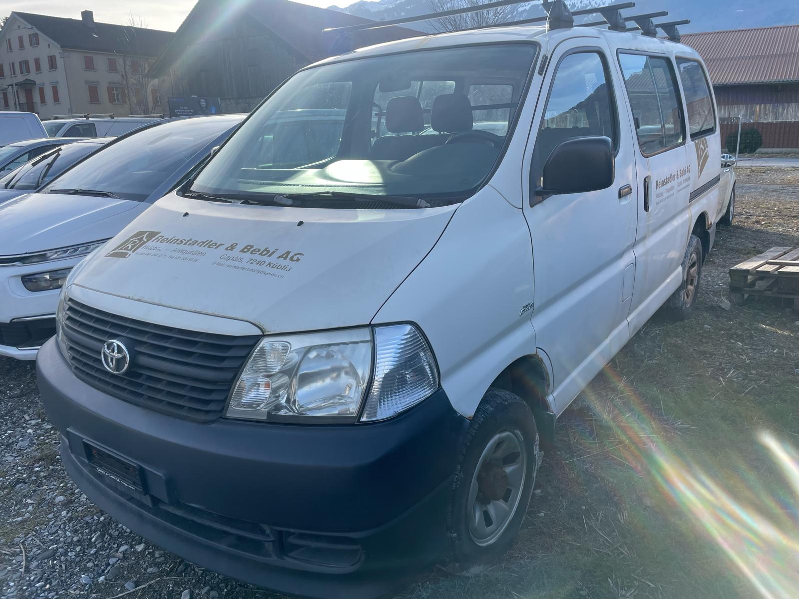 TOYOTA Hiace D-4D 4WD Van