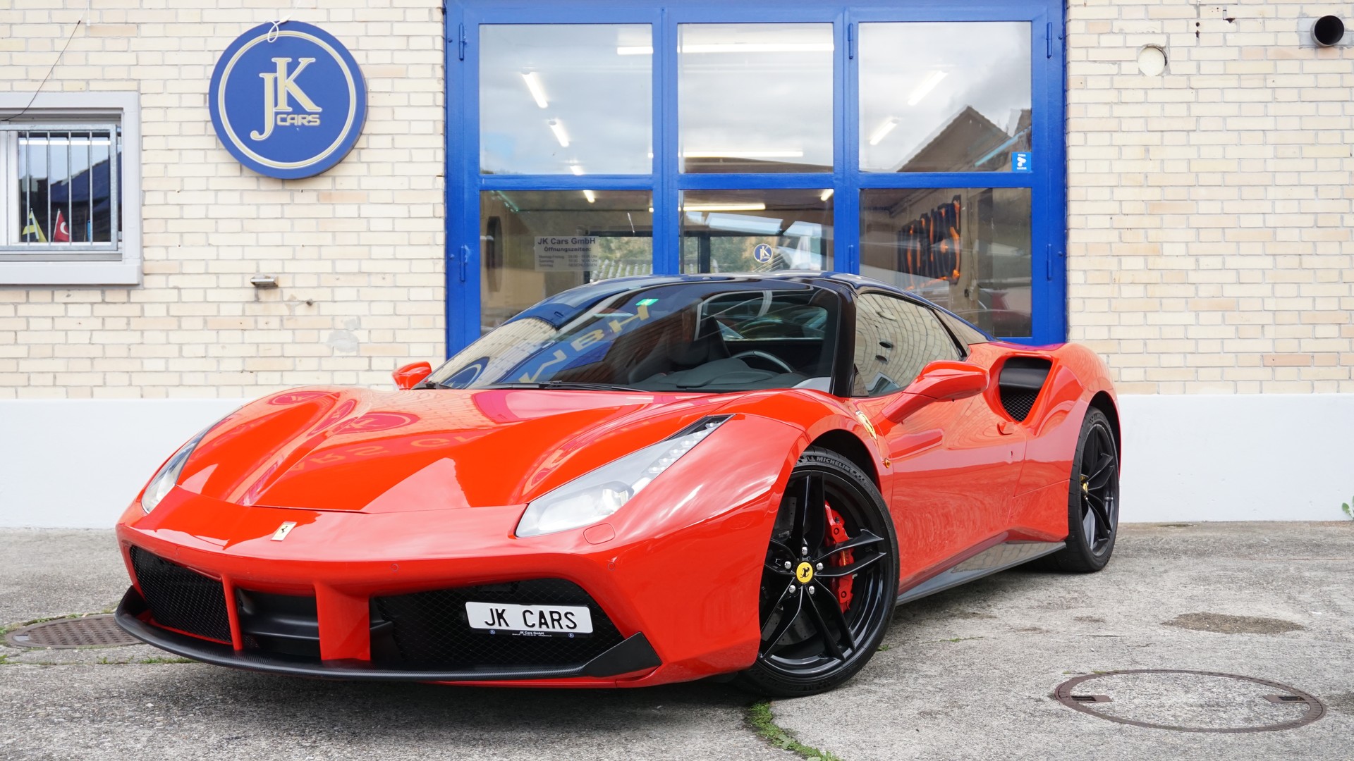 FERRARI 488 Spider 3.9 V8-showroom-element-1
