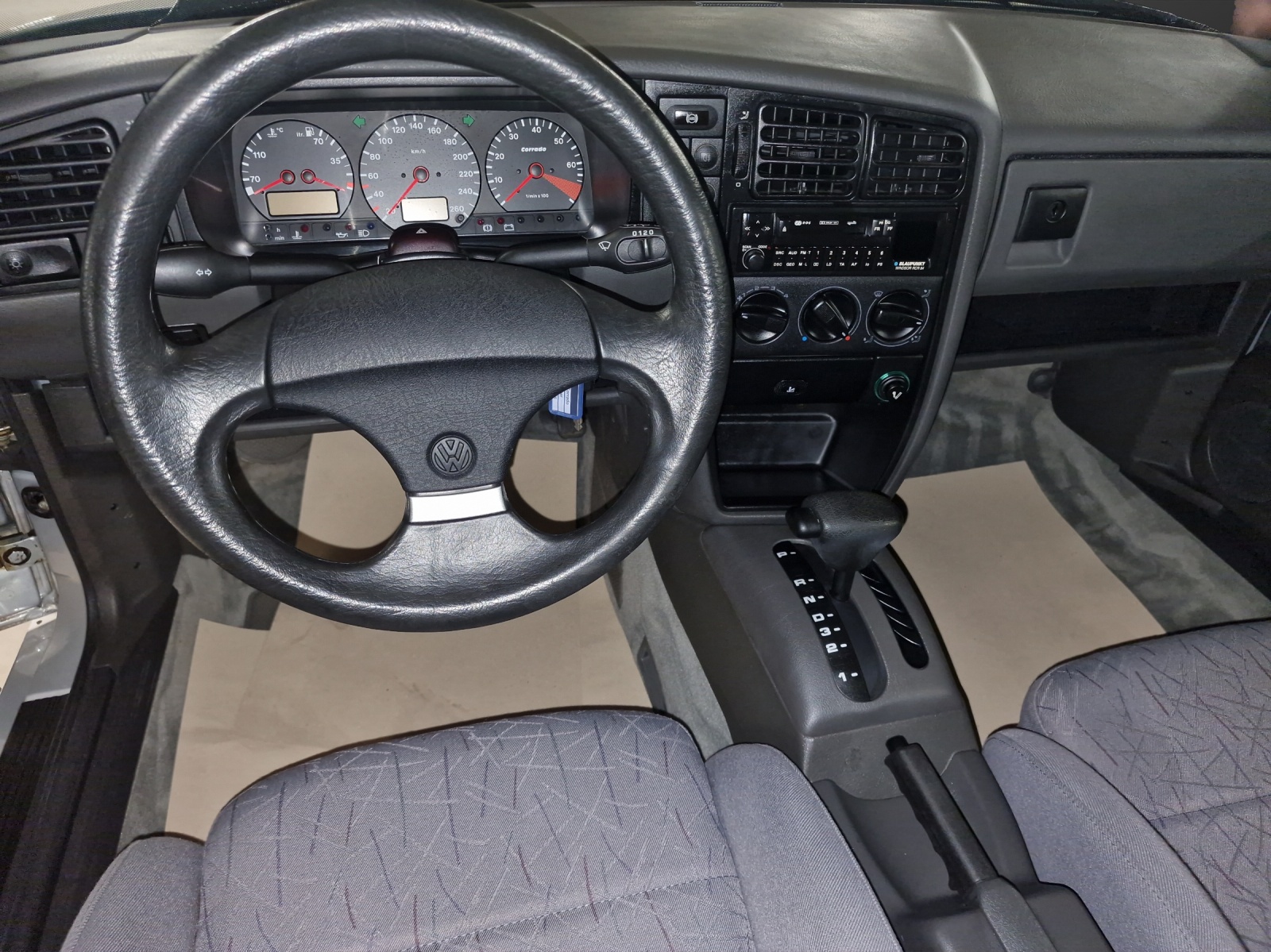 VW Corrado 2000 16V-image-6